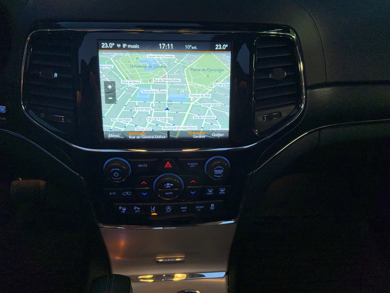 JEEP Grand Cherokee 3.0 CRD Summit Automatic-image-8