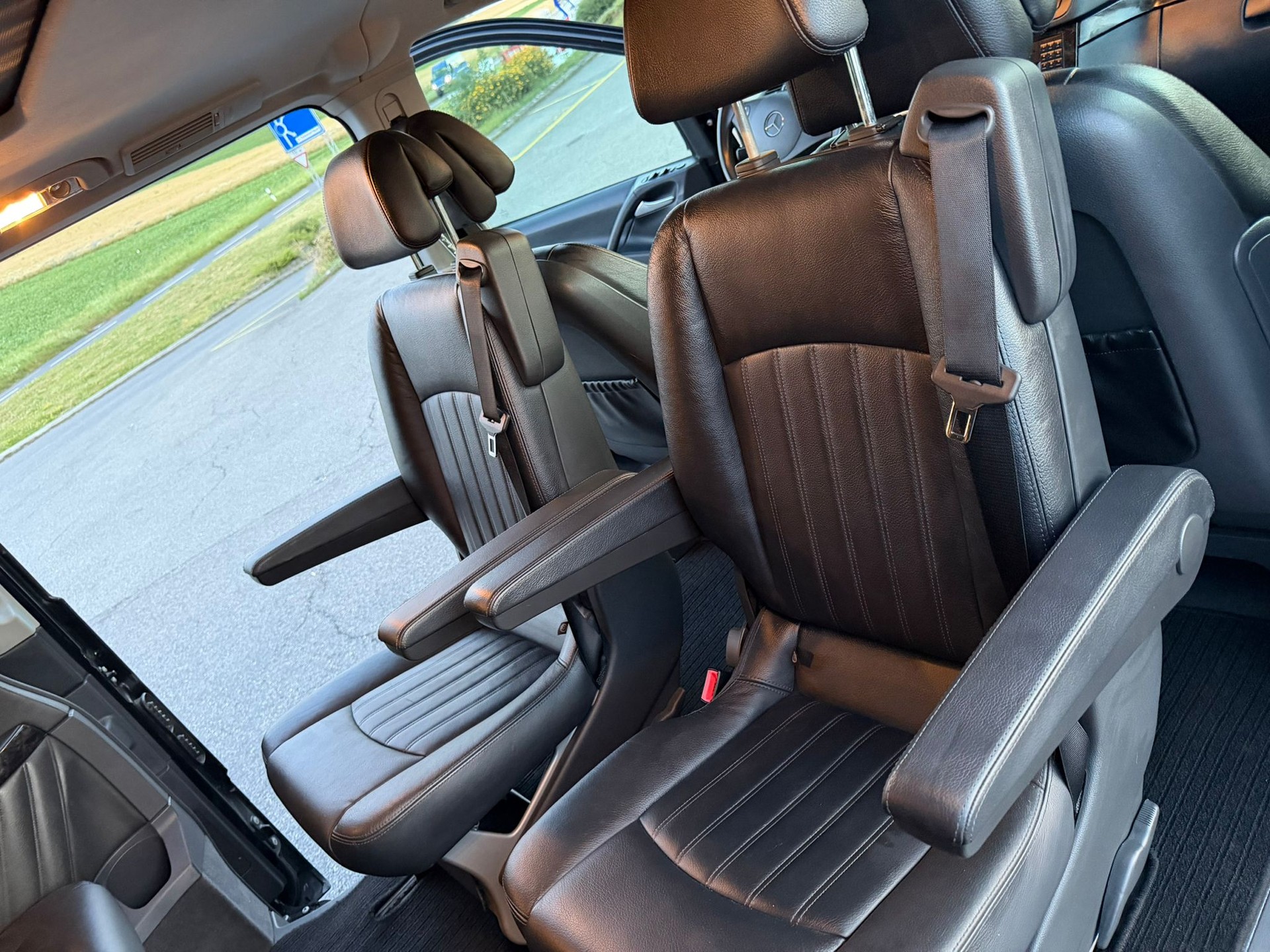 MERCEDES-BENZ Viano 2.2 CDI AmbEd L 4M (Places 8 ) TRANSPORT PROFESSIONNEL DE PERSONNES-image-11