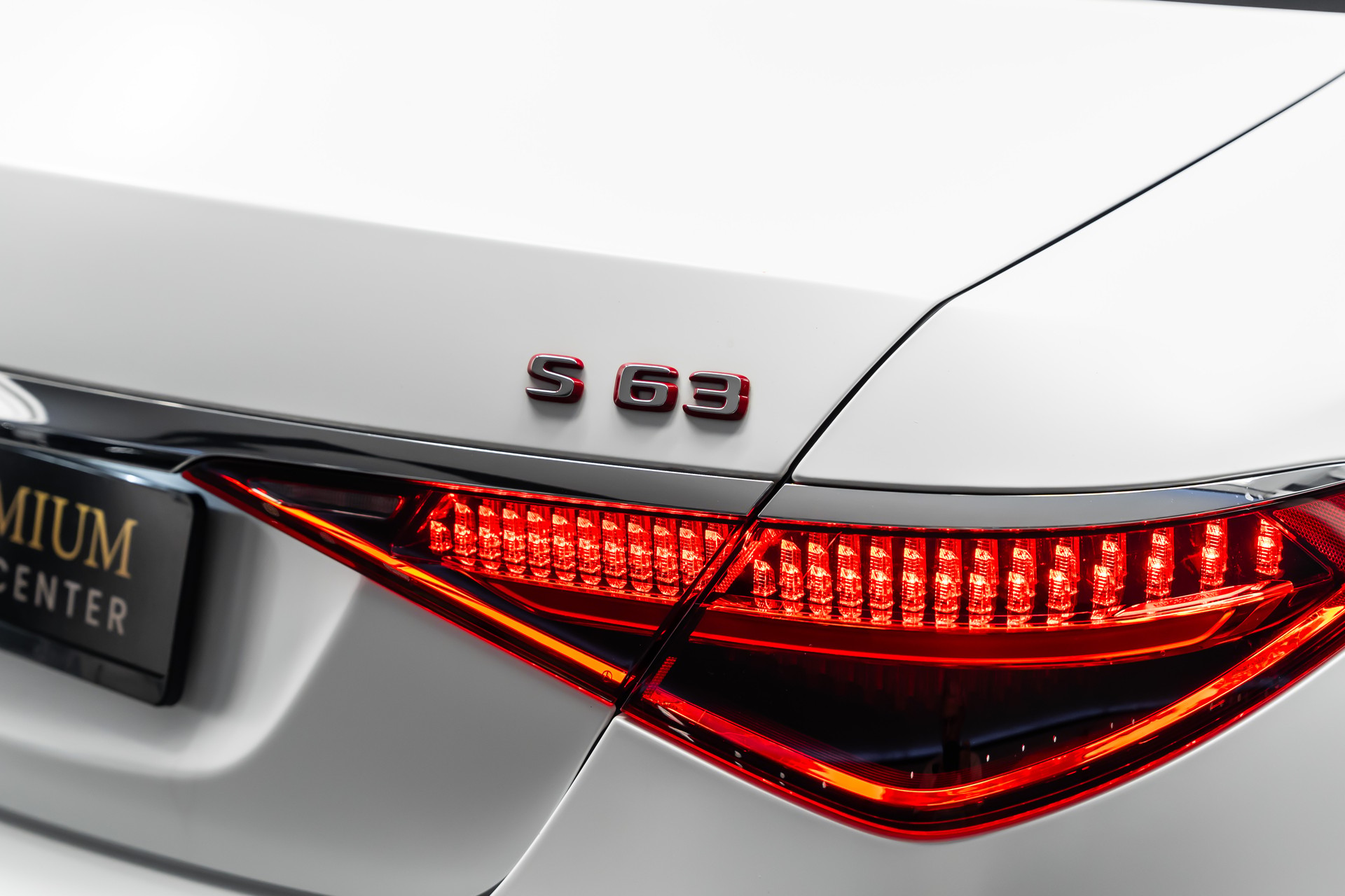 MERCEDES-BENZ S63 AMG E Performance 4Matic Lang Sonderedition *Manufaktur*Keramik*Magno*Fond-TV*-image-9