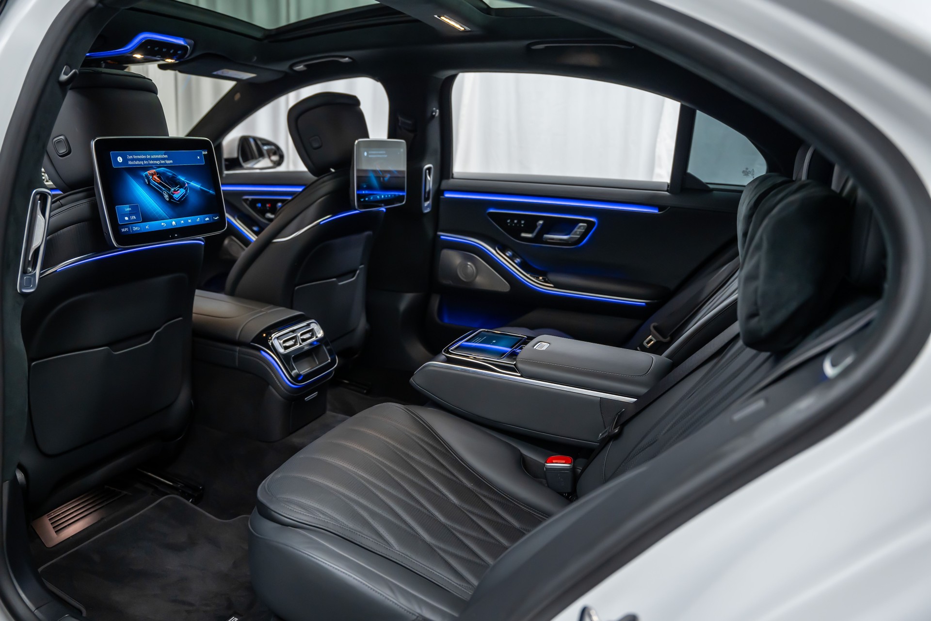 MERCEDES-BENZ S63 AMG E Performance 4Matic Lang Sonderedition *Manufaktur*Keramik*Magno*Fond-TV*-image-16