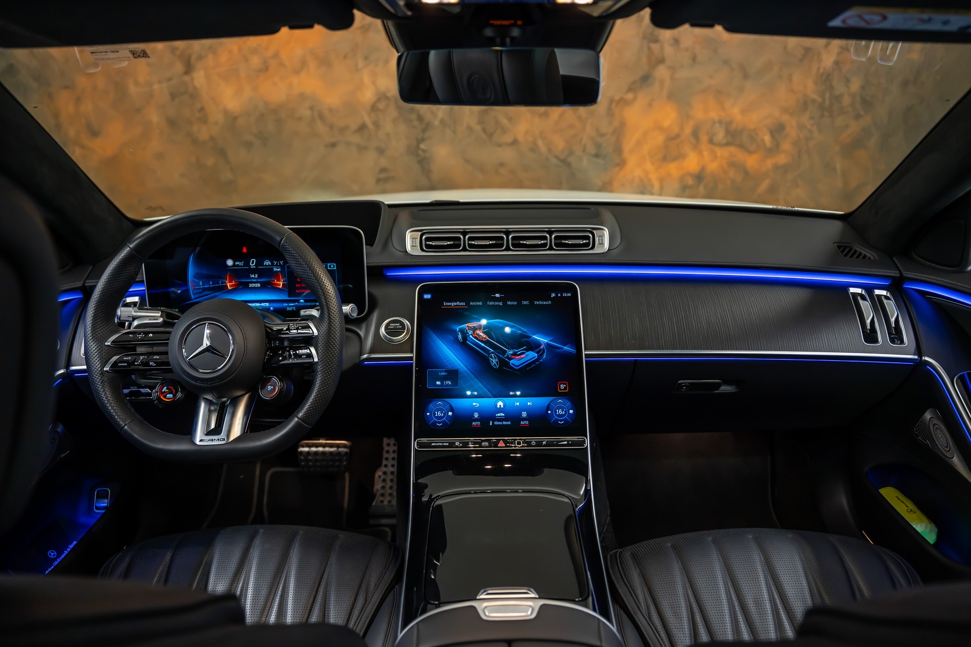 MERCEDES-BENZ S63 AMG E Performance 4Matic Lang Sonderedition *Manufaktur*Keramik*Magno*Fond-TV*-image-14