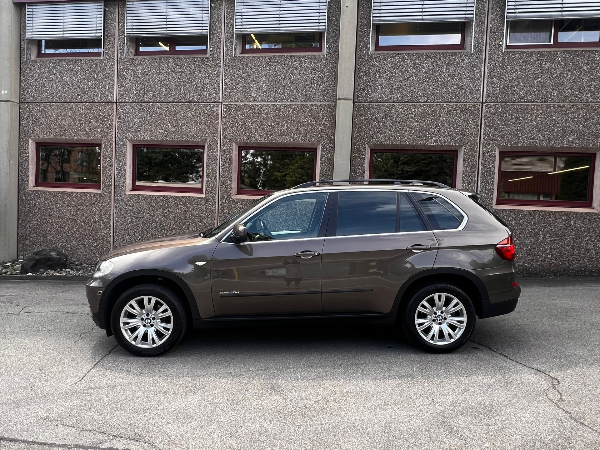 BMW X5 xDrive 30d Steptronic-showroom-element-3