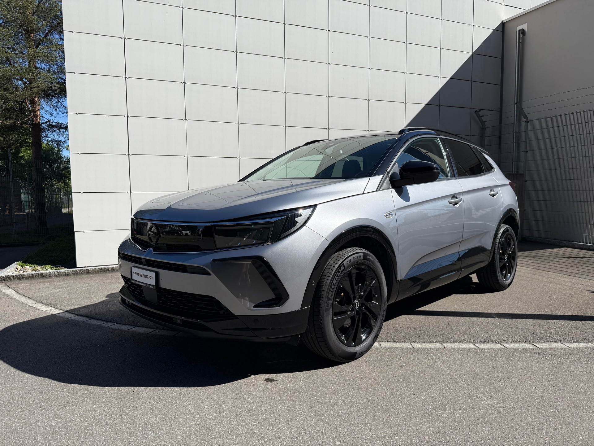 OPEL Grandland 1.2i TP Blitz Automatik-showroom-element-1