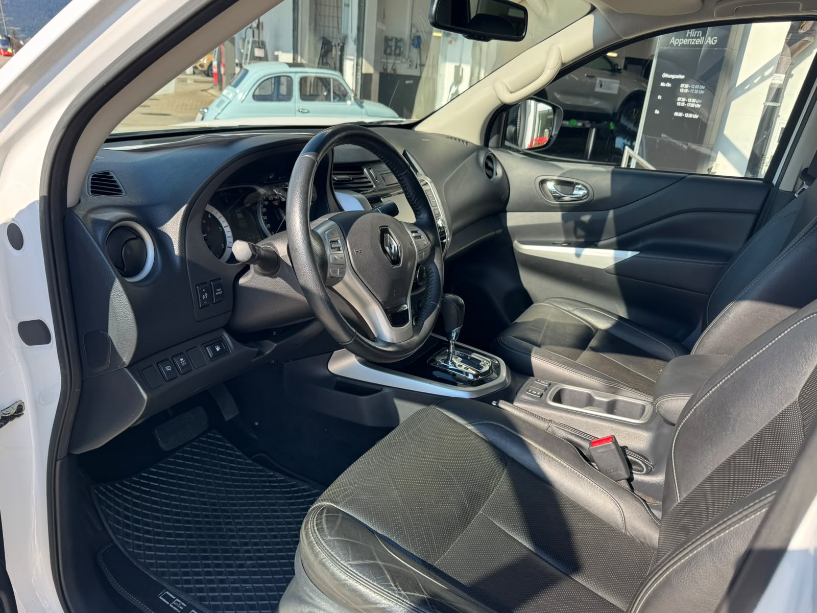 RENAULT Alaskan Pick-up 2.3 dCi 190 TwinTurbo ICE 4x4-image-4
