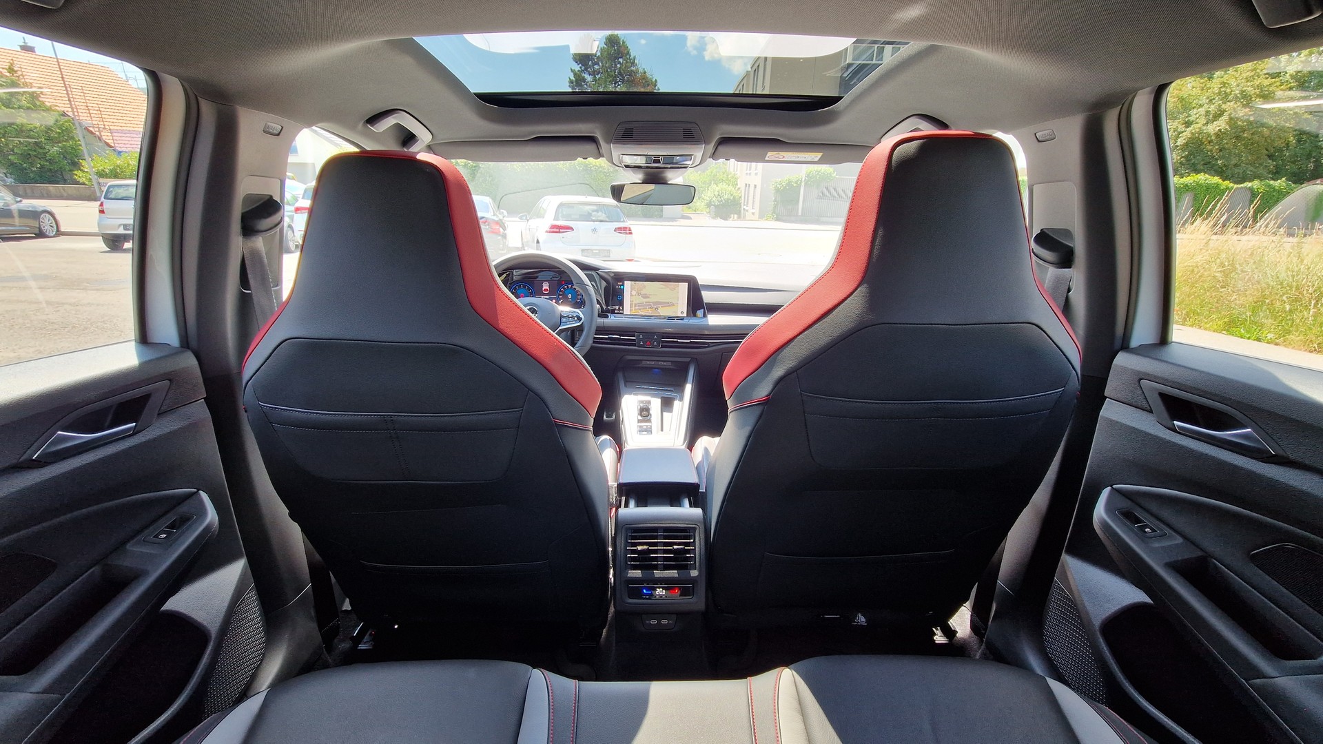 VW Golf 2.0 TSI GTI DSG-image-12