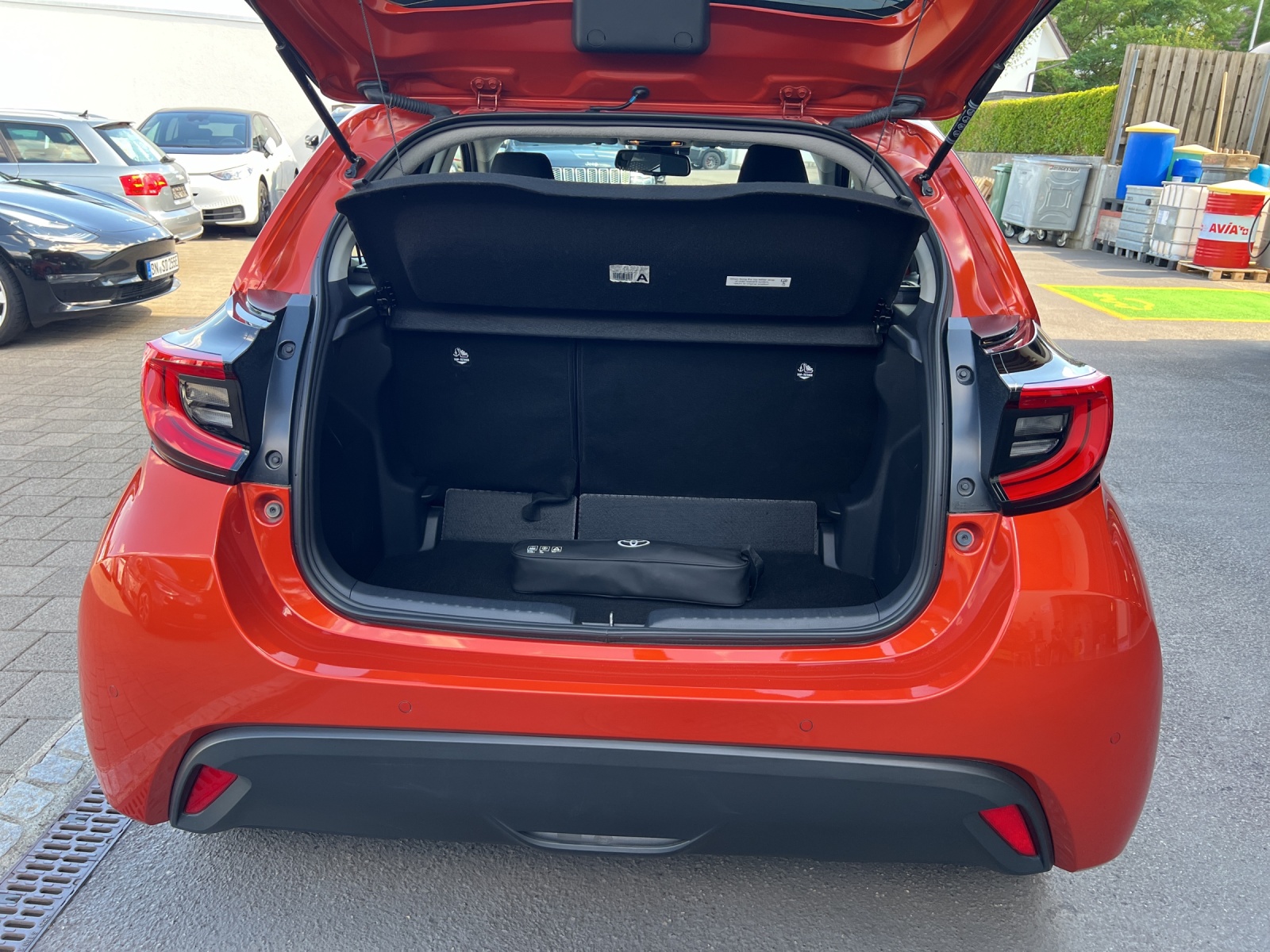 TOYOTA Yaris 1.5 Comfort e-CVT-image-11