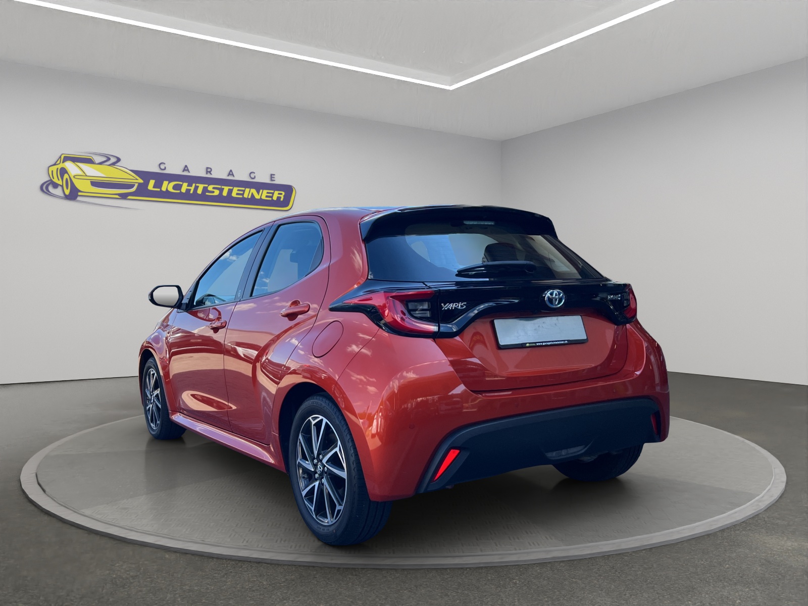 TOYOTA Yaris 1.5 Comfort e-CVT-showroom-element-3