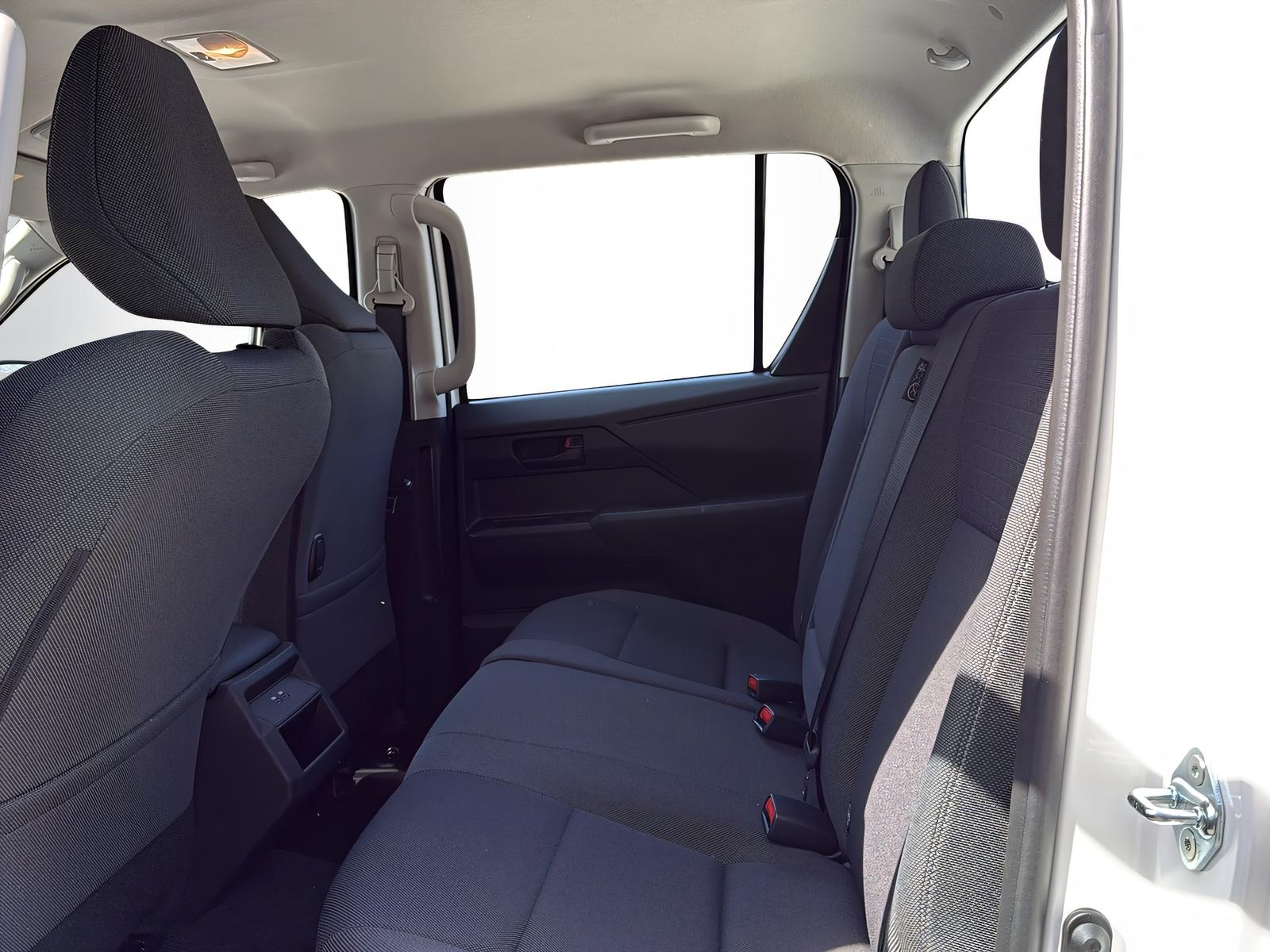 TOYOTA Hilux Double Cab.-Pick-up 59KWh Comfort-image-11