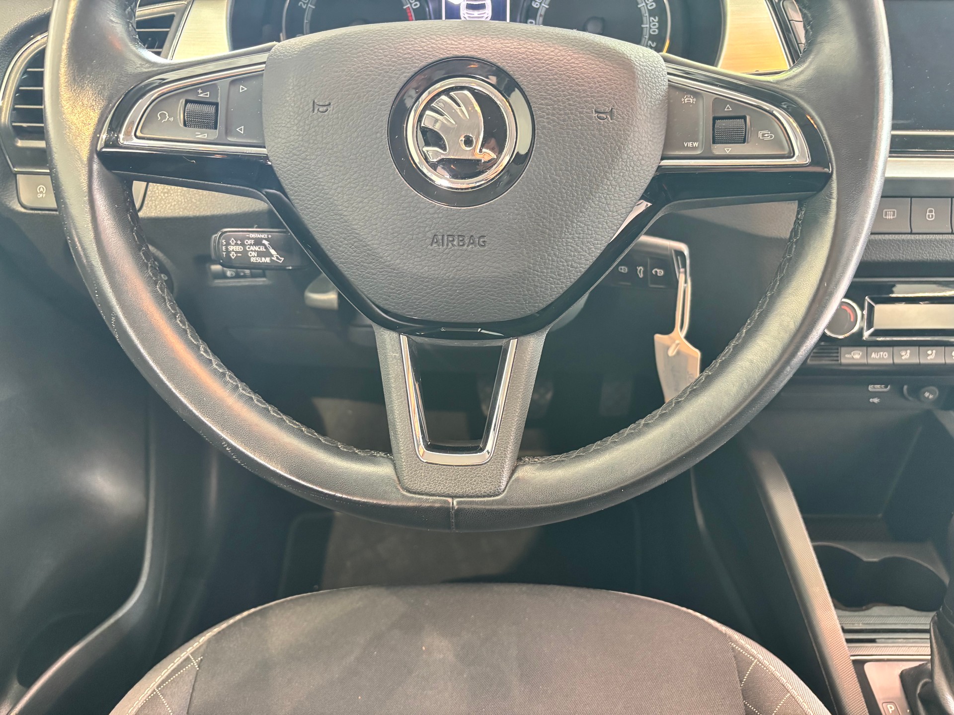 SKODA Fabia 1.0 TSI Ambition DSG-image-13