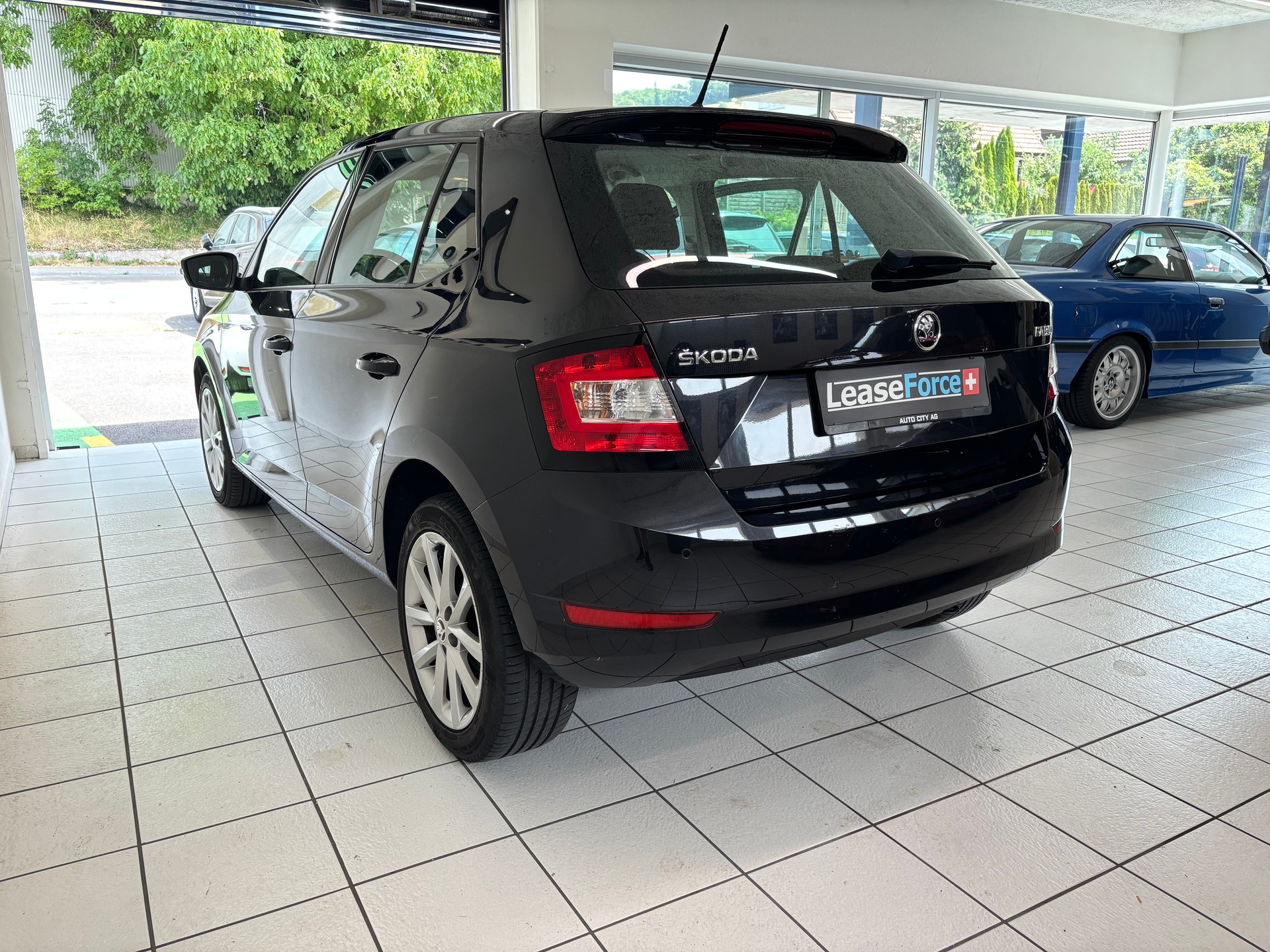 SKODA Fabia 1.0 TSI Ambition DSG-image-4