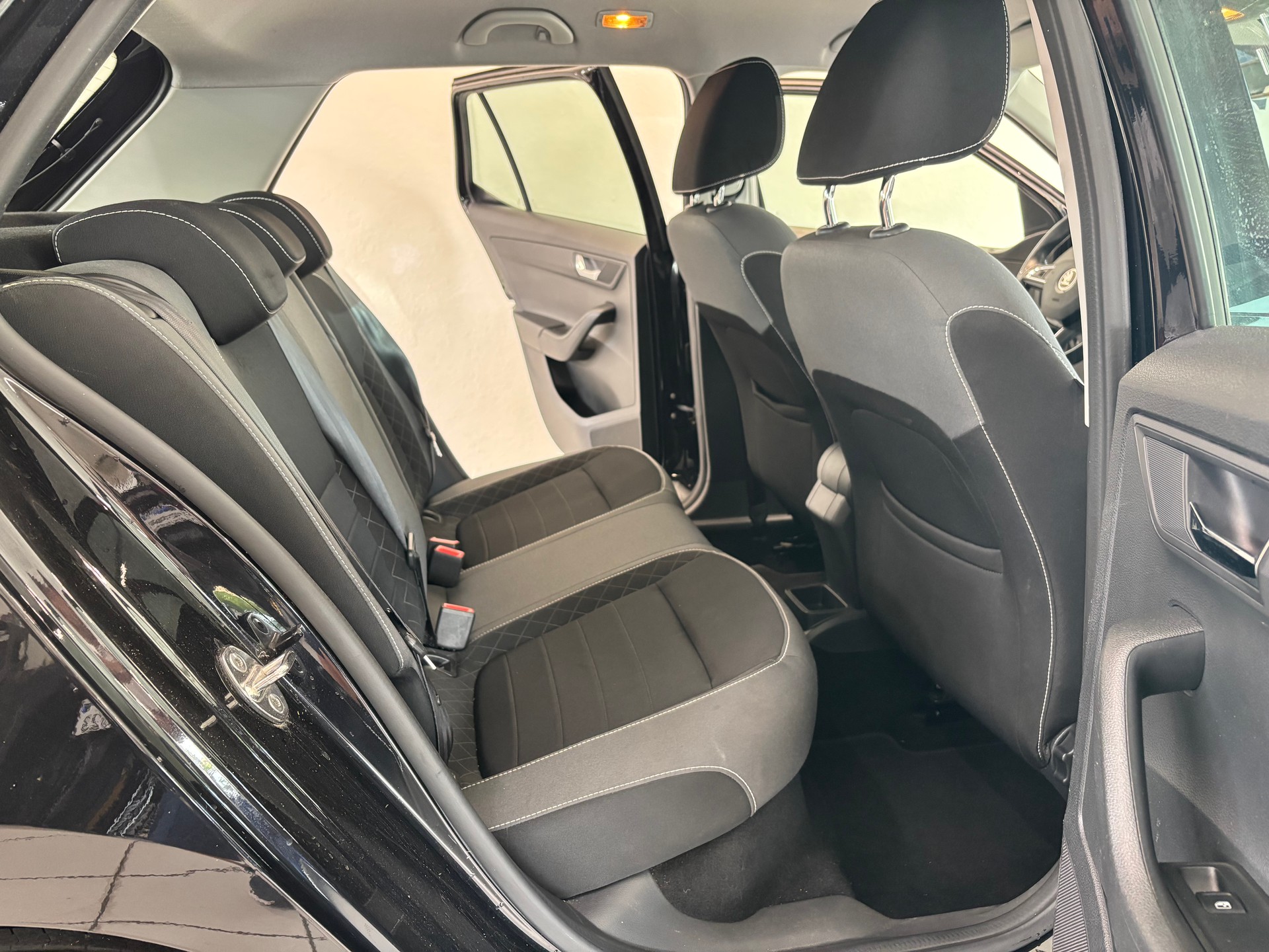 SKODA Fabia 1.0 TSI Ambition DSG-image-8