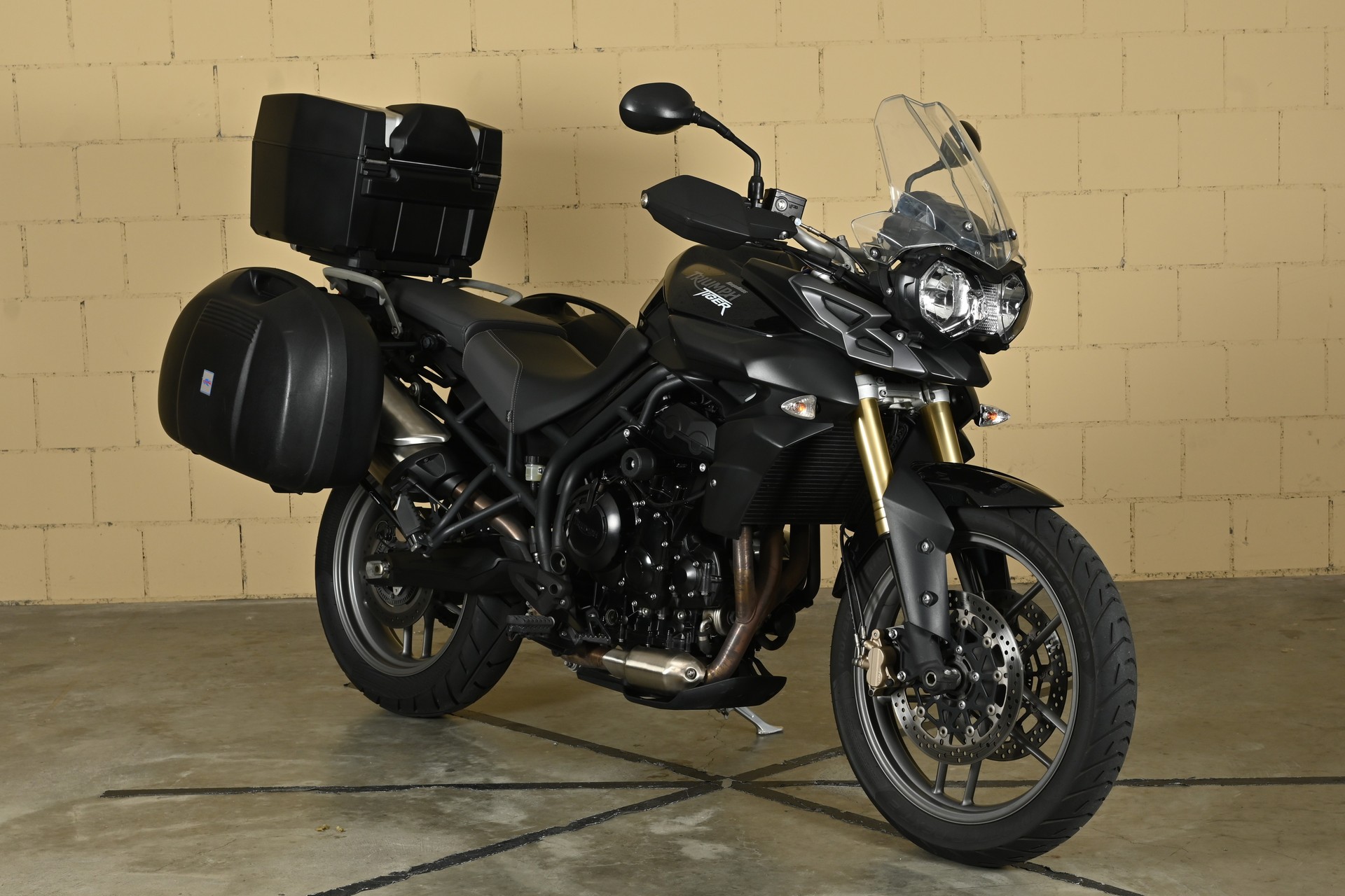 TRIUMPH Tiger 800 ABS-image-1