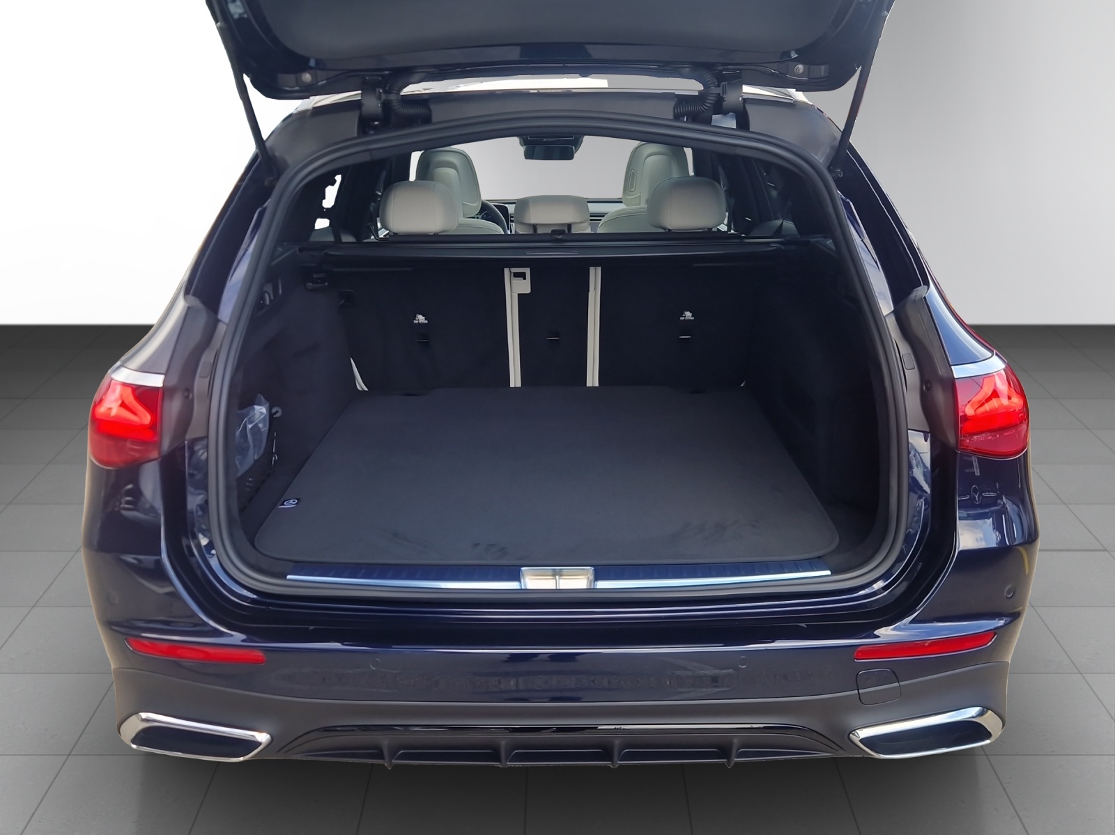 MERCEDES-BENZ E 220 d T 4Matic 9G-Tronic-image-5