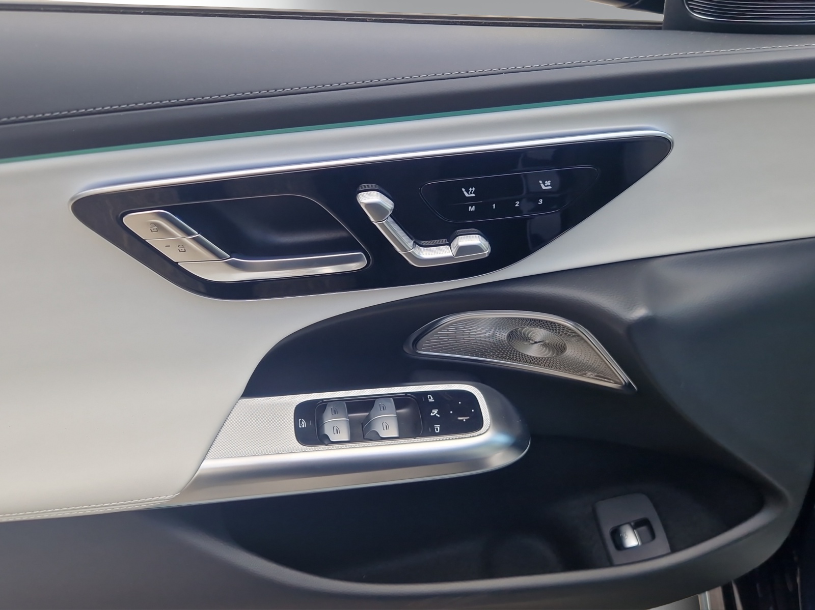 MERCEDES-BENZ E 220 d T 4Matic 9G-Tronic-image-7