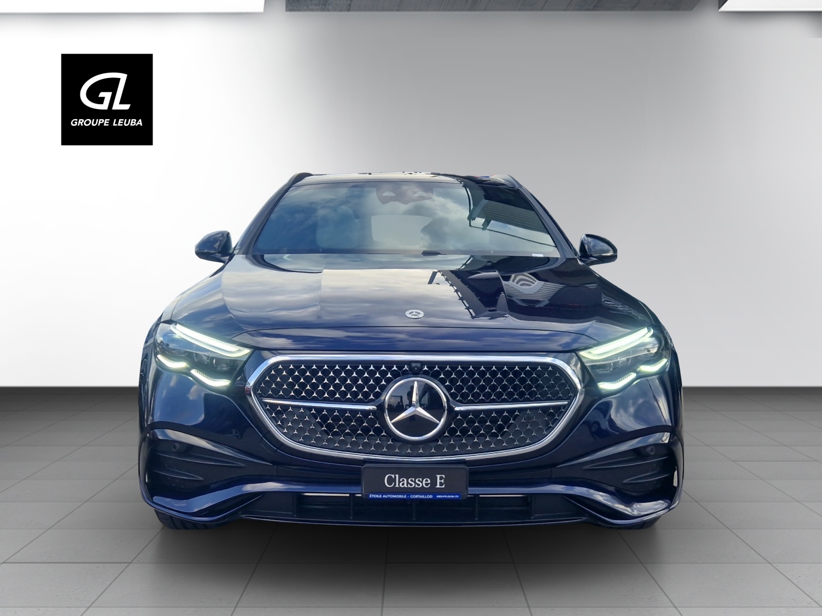 MERCEDES-BENZ E 220 d T 4Matic 9G-Tronic-showroom-element-1