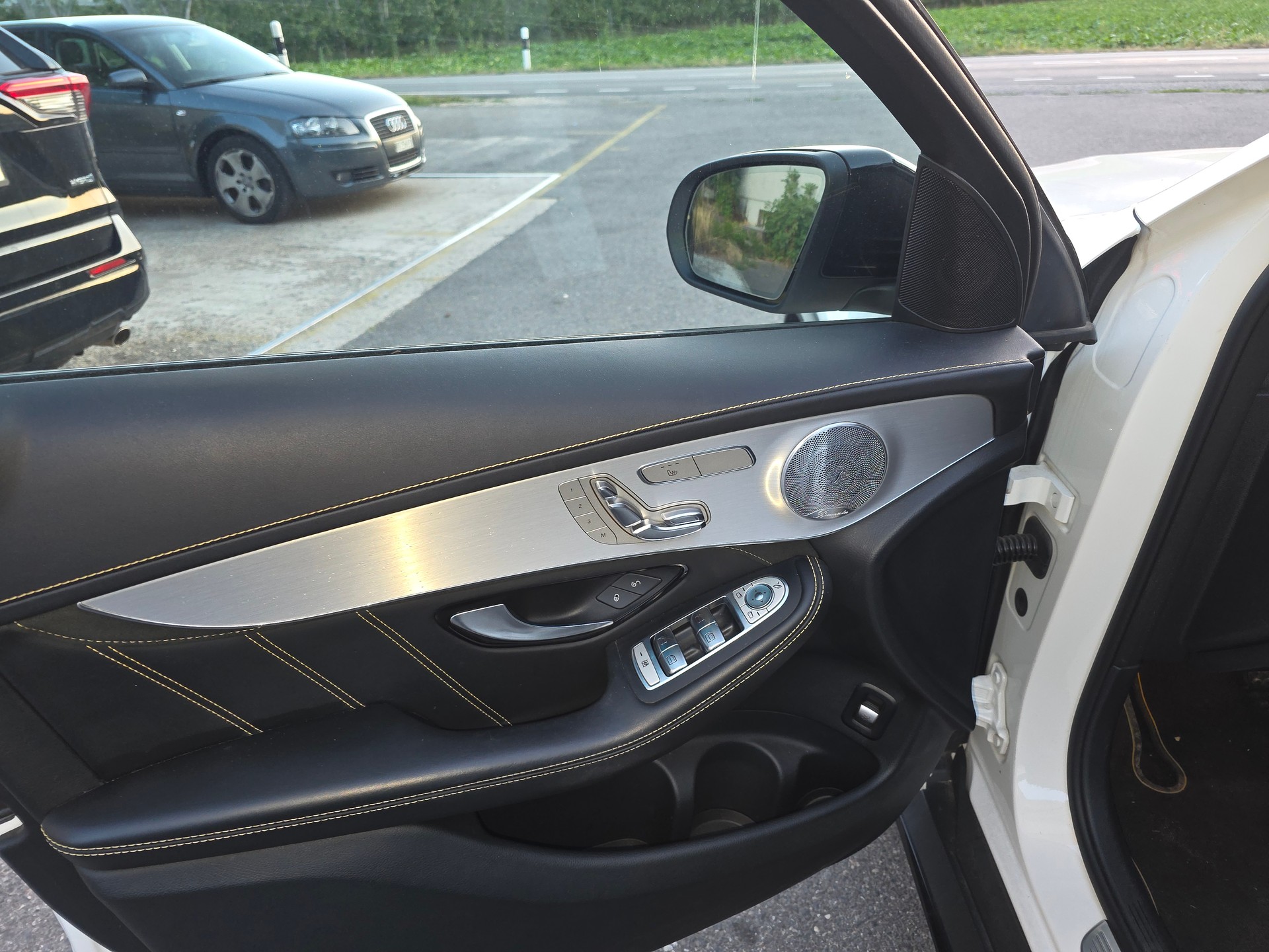 MERCEDES-BENZ GLC Coupé 63 AMG Edition 1 4Matic+ 9G-Tronic-image-6