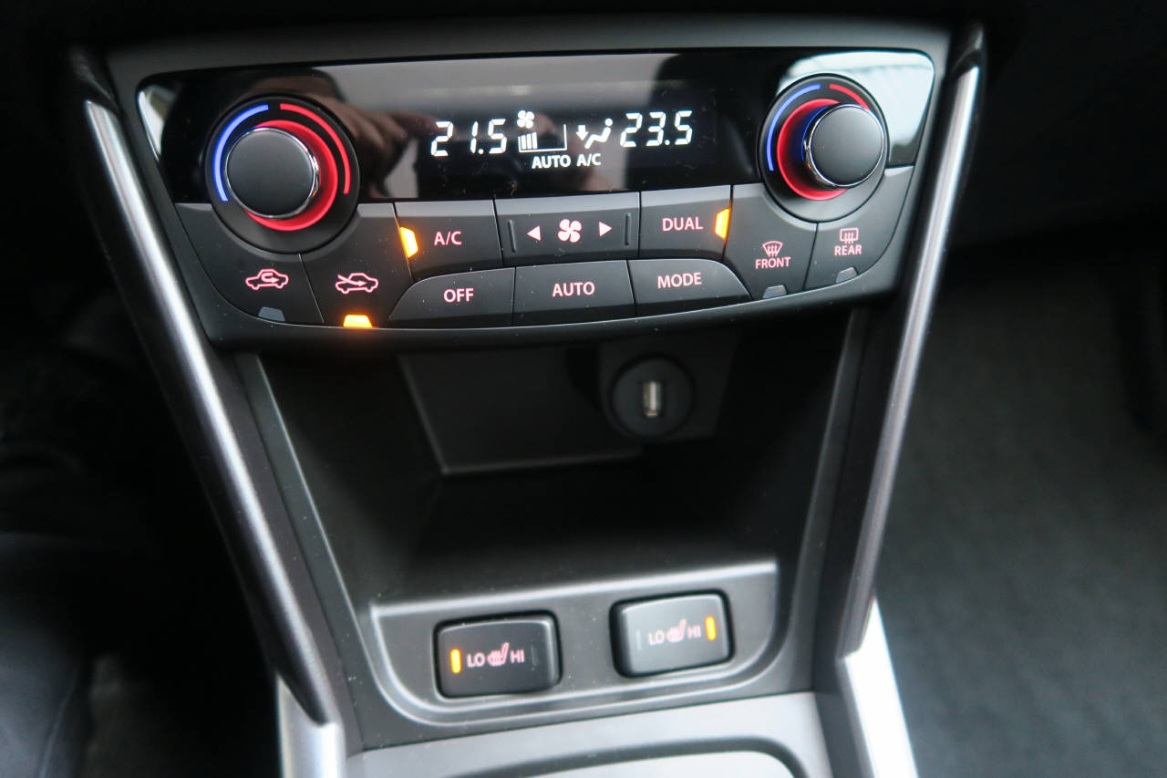 SUZUKI S-Cross 1.4 T Sakura Top Hybrid 4x4-image-11