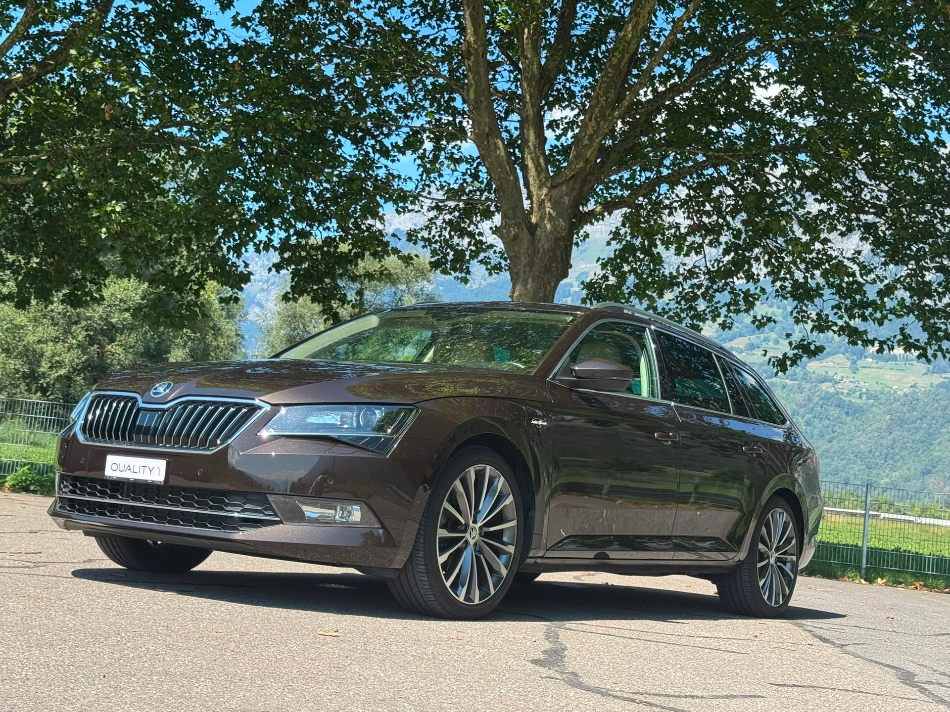 SKODA Superb Combi 2.0 TDi L&K 4x4 DSG-showroom-element-3