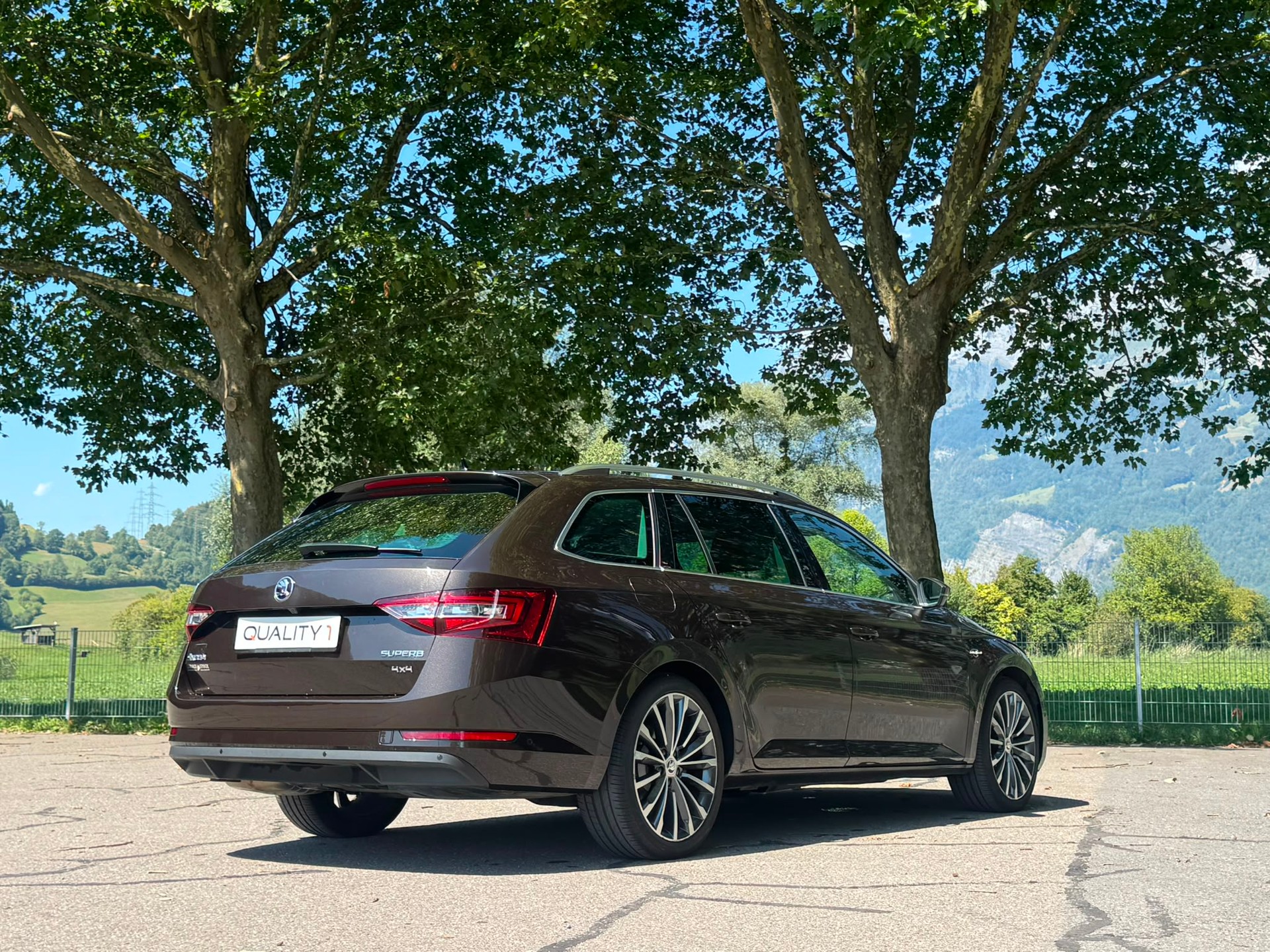 SKODA Superb Combi 2.0 TDi L&K 4x4 DSG-image-6