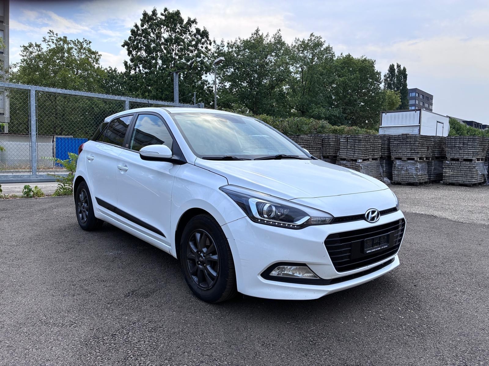 HYUNDAI i20 1.0 T-GDi Amplia-image-2