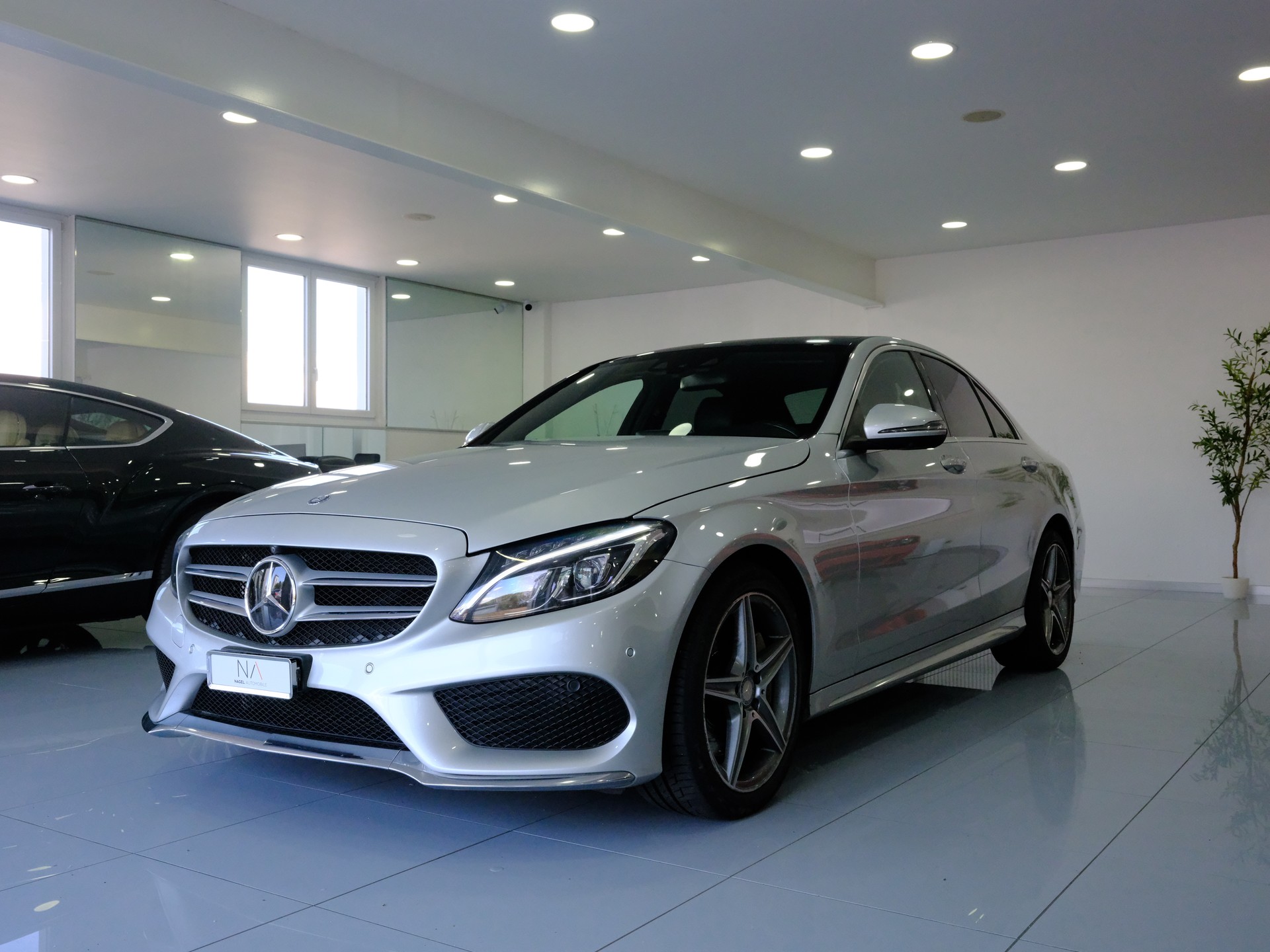 MERCEDES-BENZ C 250 d Swiss Star AMG Line 4Matic 9G-Tronic-showroom-element-3