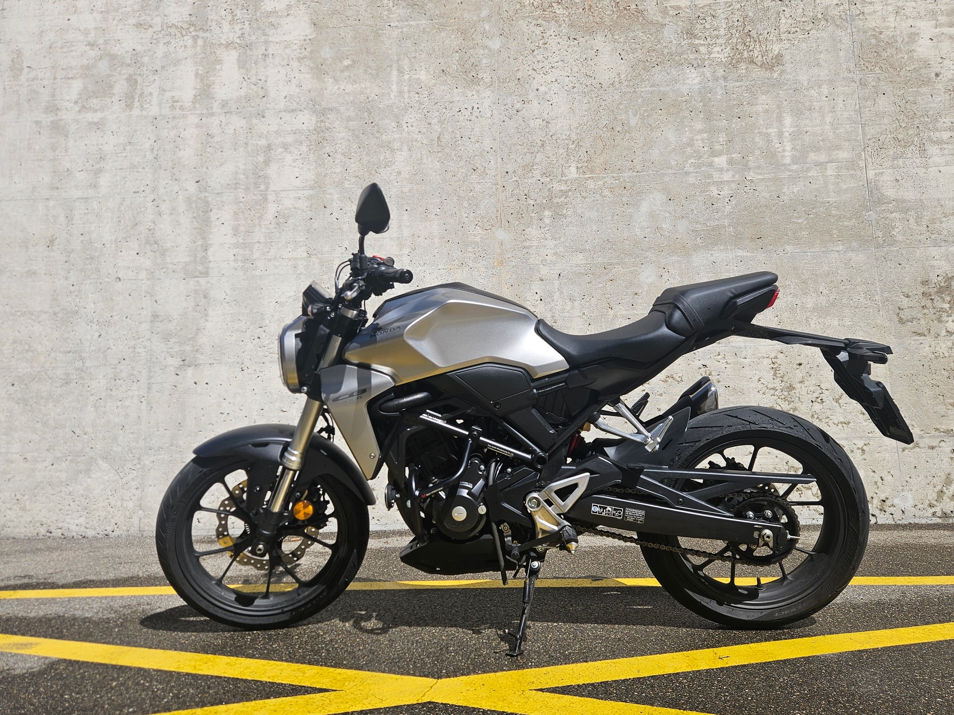 HONDA CB 300 R-image-2