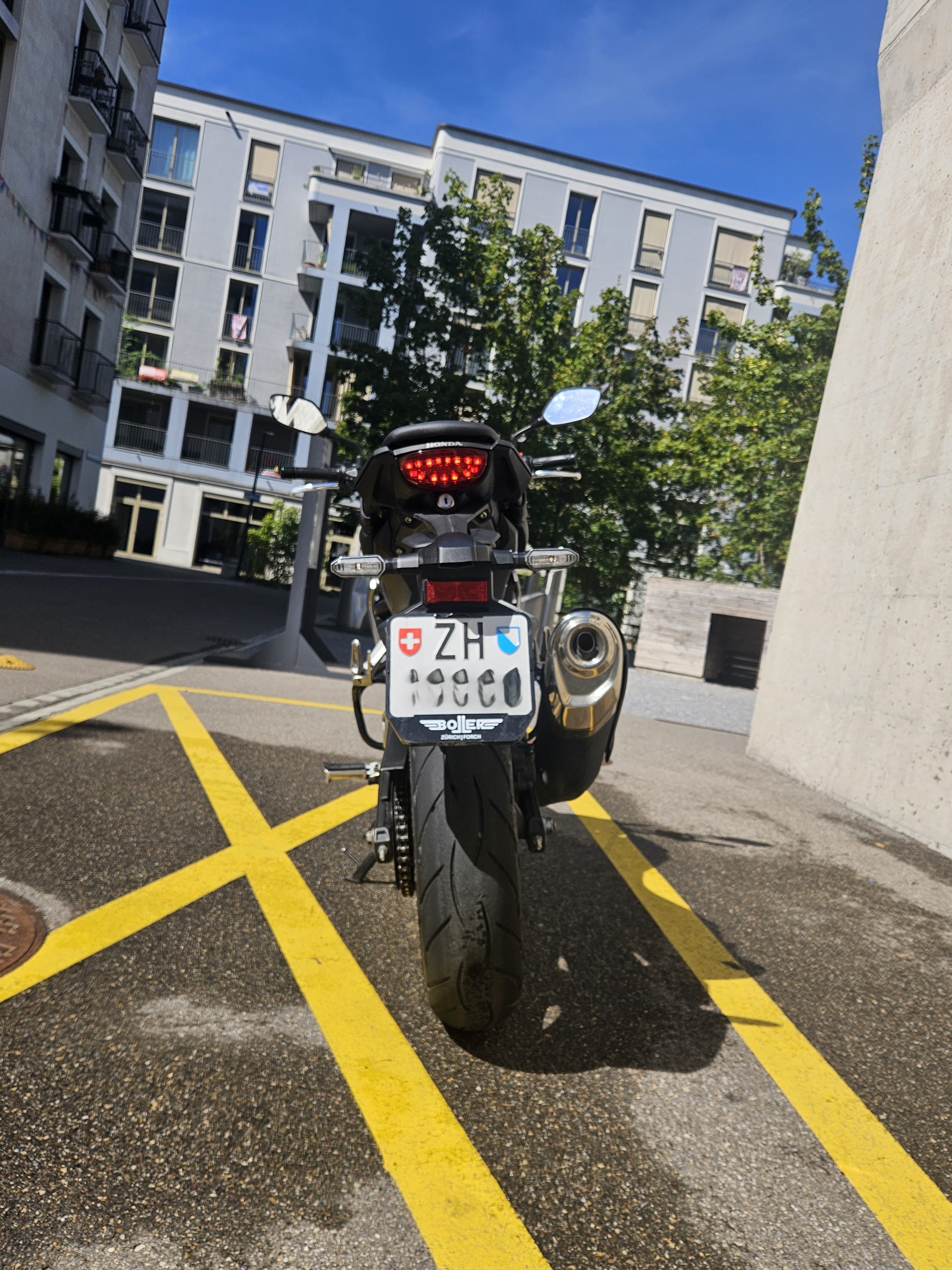 HONDA CB 300 R-image-3