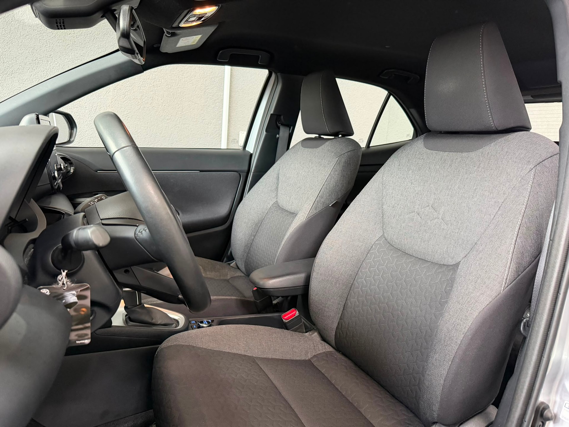 TOYOTA Yaris Cross 1.5 Trend e-CVT AWDi *Caméra de recul*CarPlay*-image-7