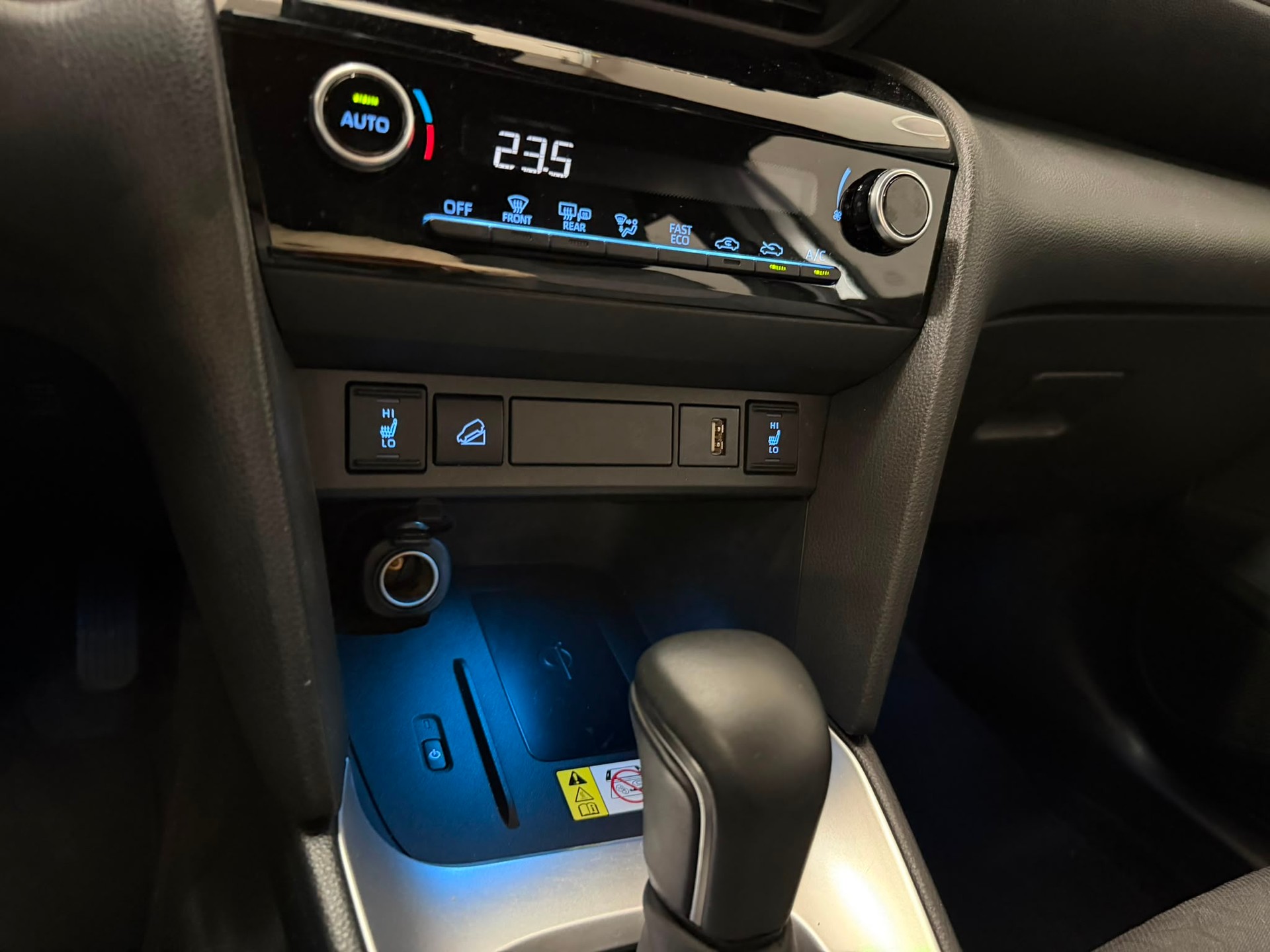 TOYOTA Yaris Cross 1.5 Trend e-CVT AWDi *Caméra de recul*CarPlay*-image-13