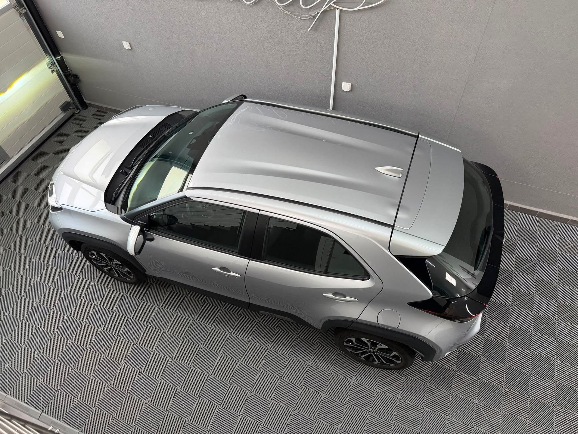 TOYOTA Yaris Cross 1.5 Trend e-CVT AWDi *Caméra de recul*CarPlay*-showroom-element-3