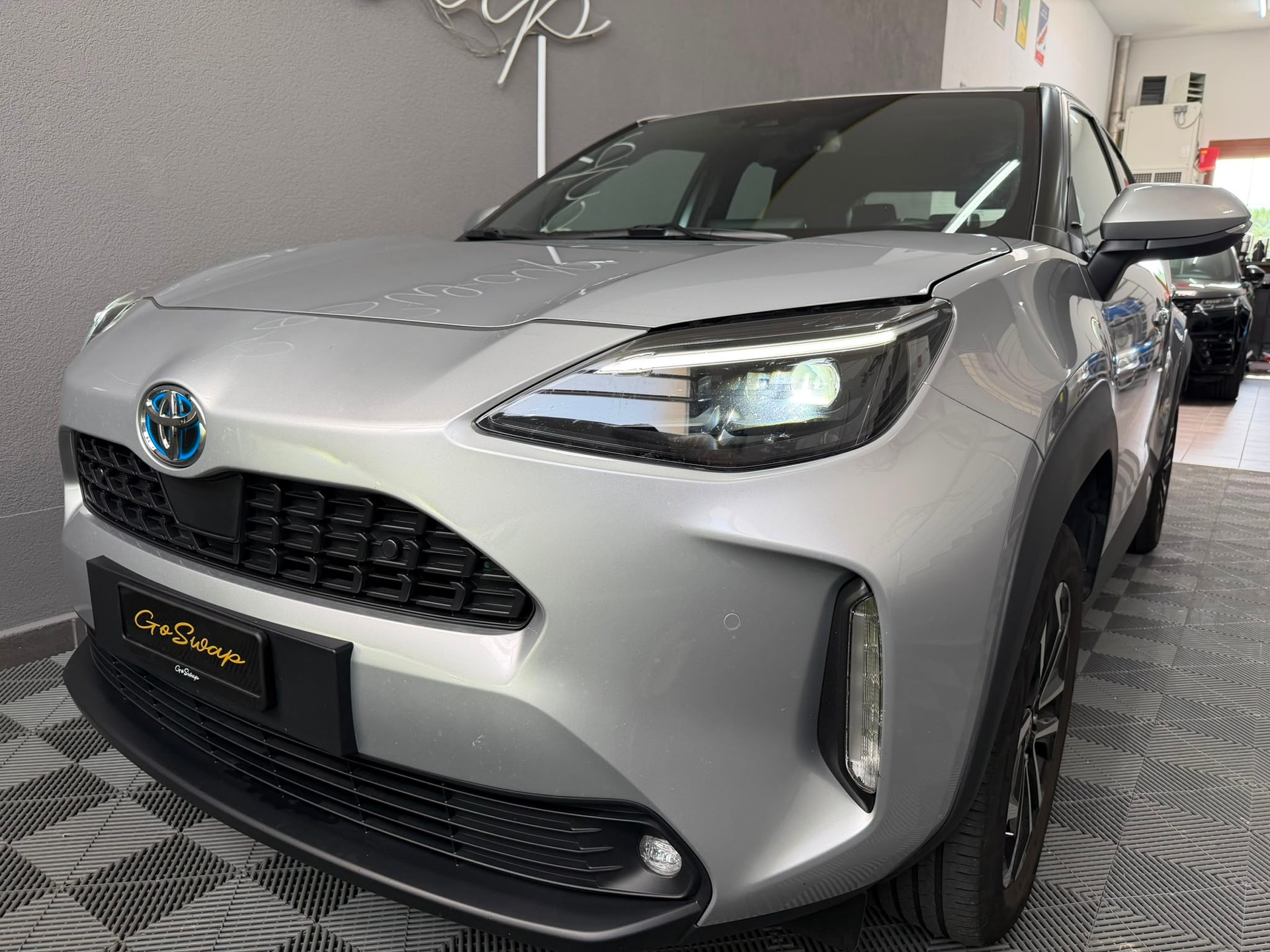 TOYOTA Yaris Cross 1.5 Trend e-CVT AWDi *Caméra de recul*CarPlay*-showroom-element-1
