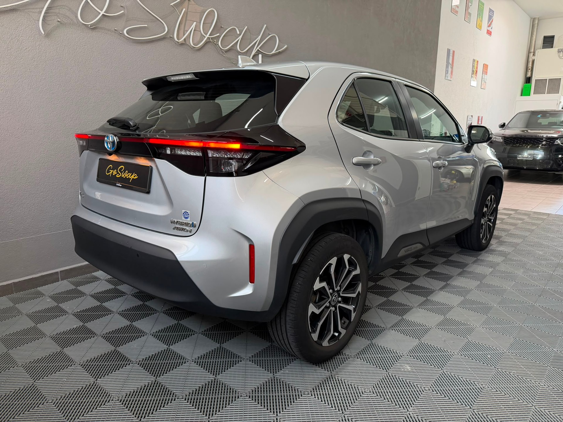 TOYOTA Yaris Cross 1.5 Trend e-CVT AWDi *Caméra de recul*CarPlay*-image-6