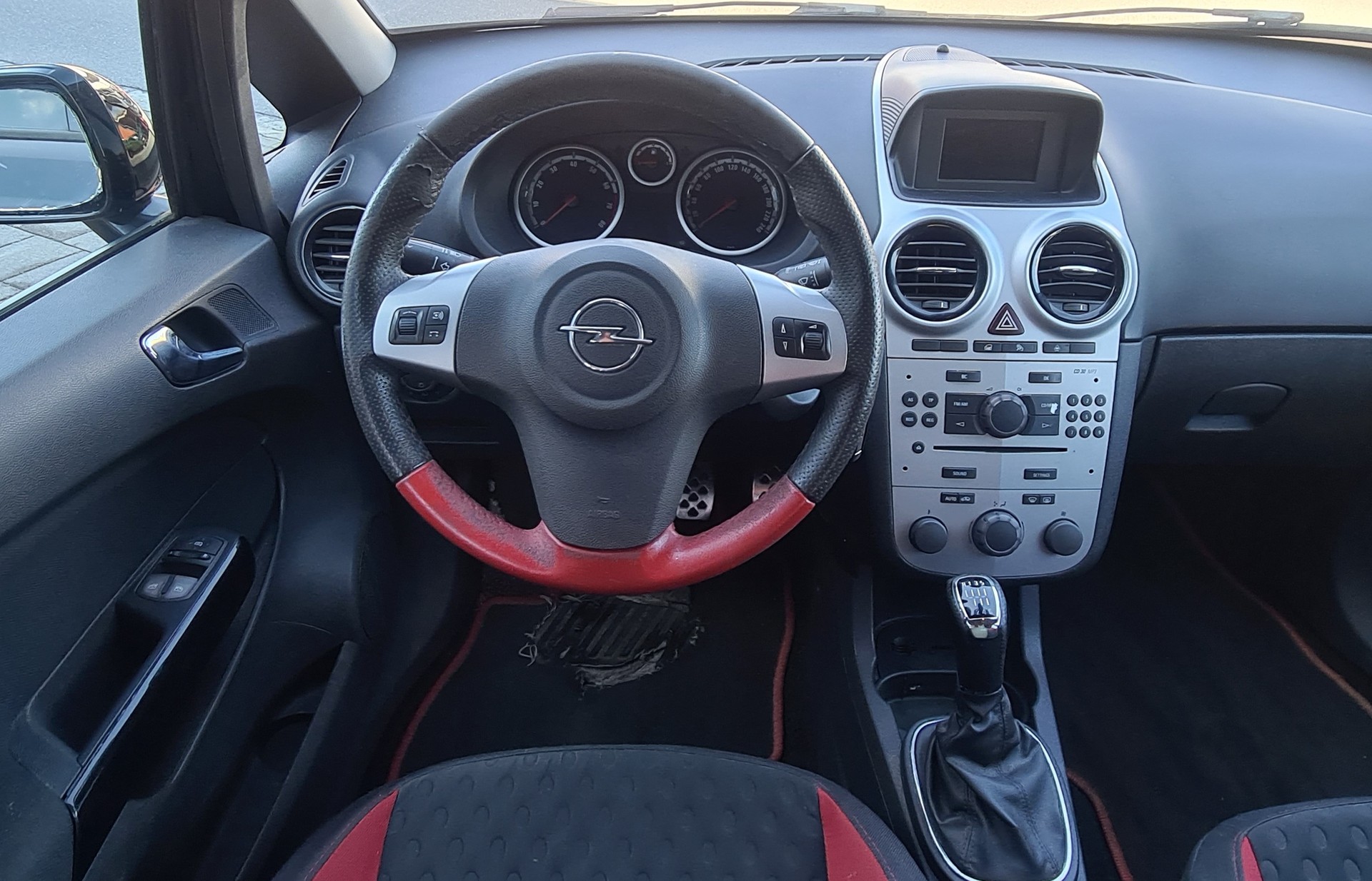 OPEL Corsa 1.6 Turbo GSi-image-10