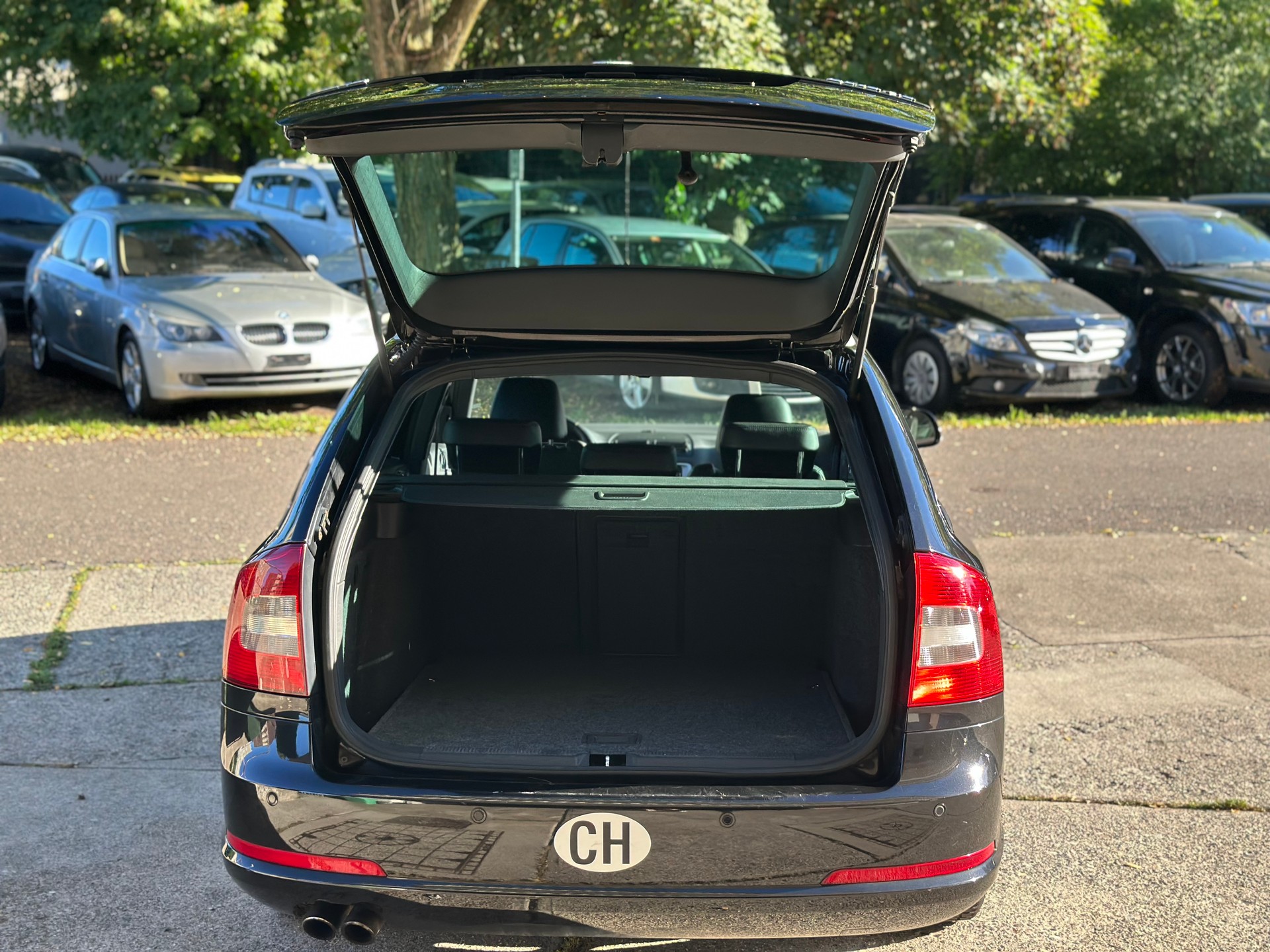SKODA Octavia Combi 2.0 TSI RS-image-5