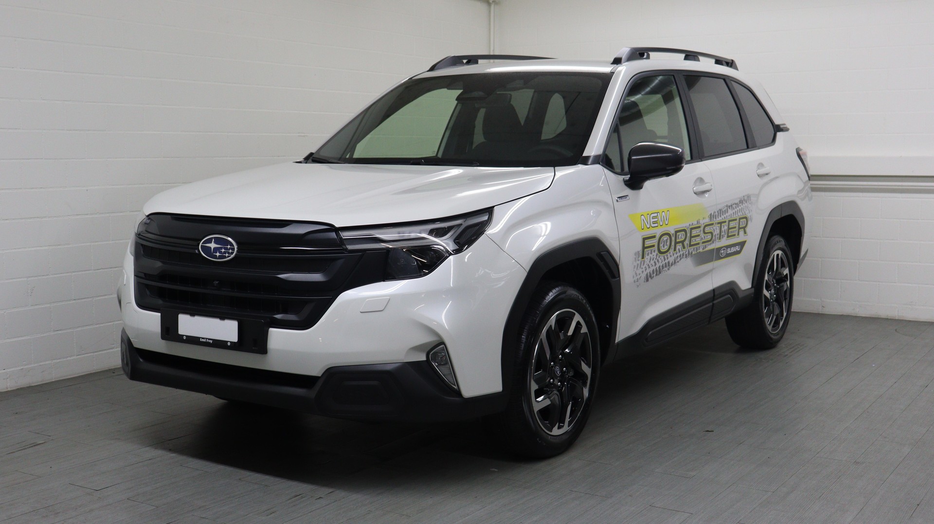 SUBARU Forester Station 2.0i e-Boxer Swiss Plus
