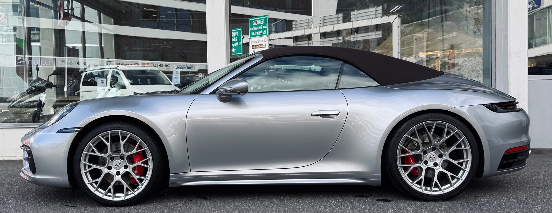 PORSCHE 911 Carrera 4S Cabriolet PDK Sport Design-showroom-element-3