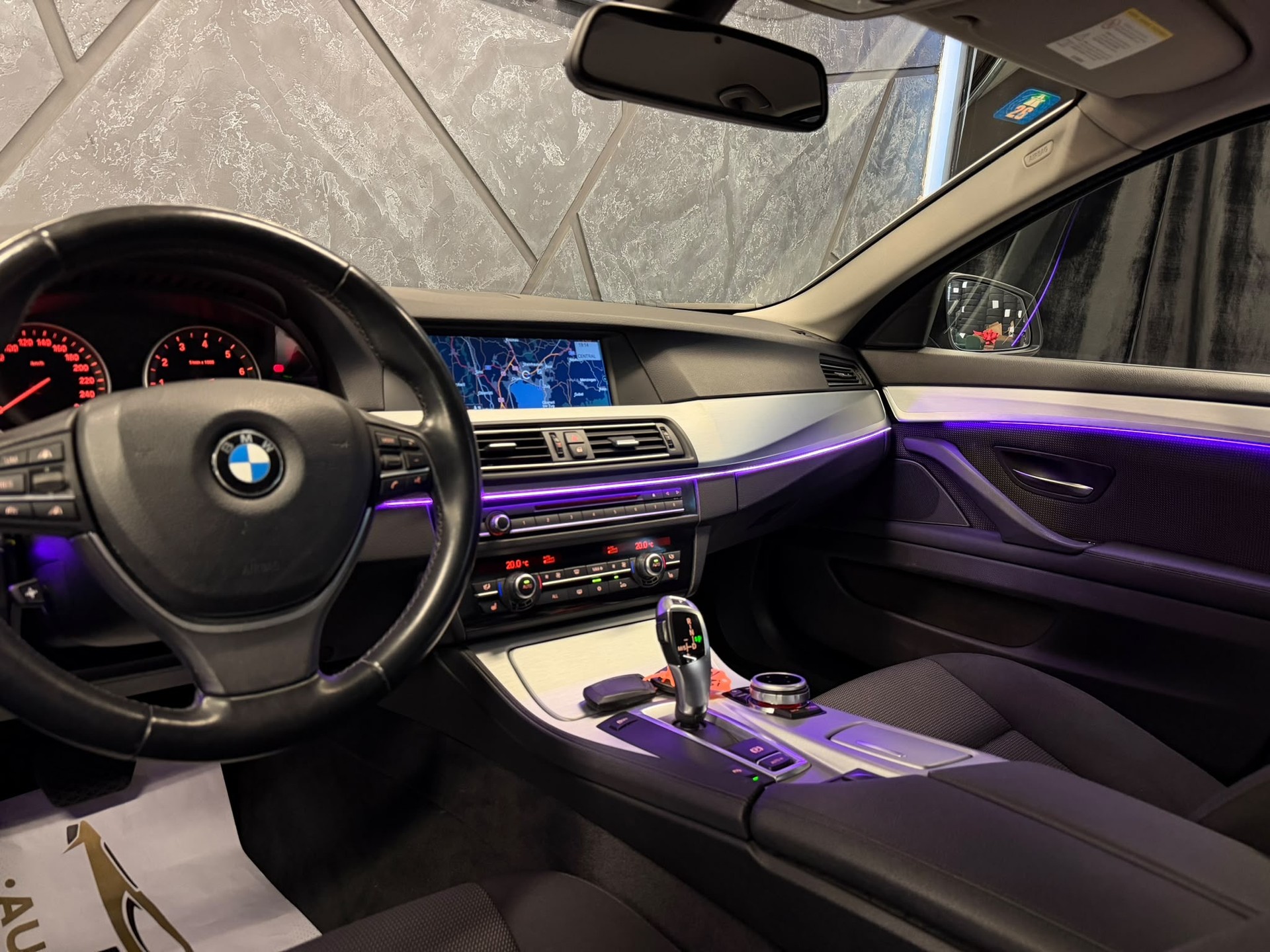 BMW 523i Steptronic-image-9