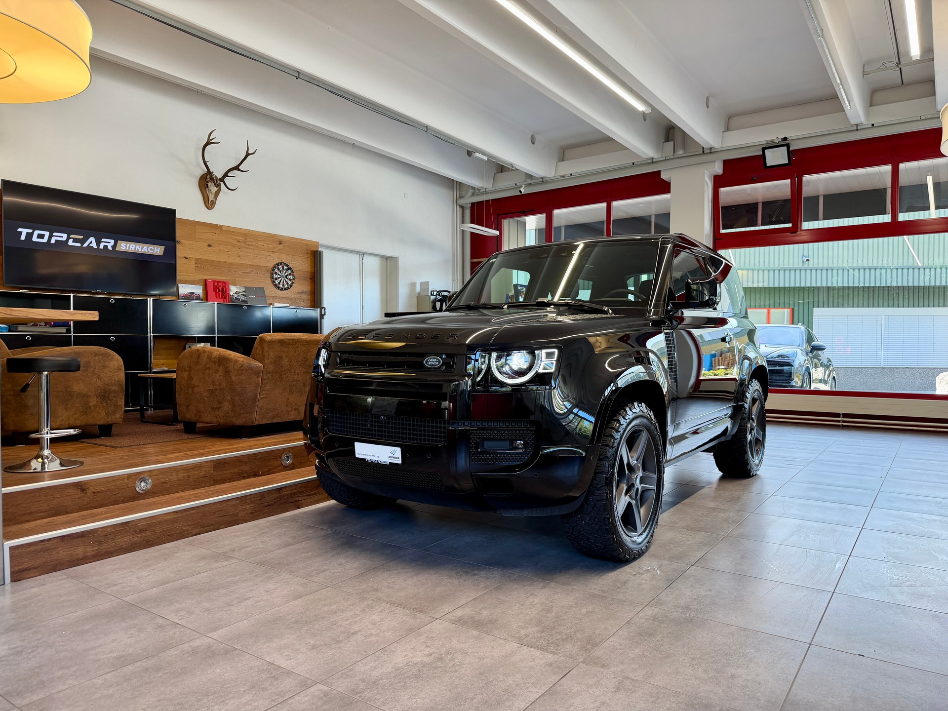 LAND ROVER Defender 90 3.0D I6 200 X-Dynamic SE AT8-showroom-element-1
