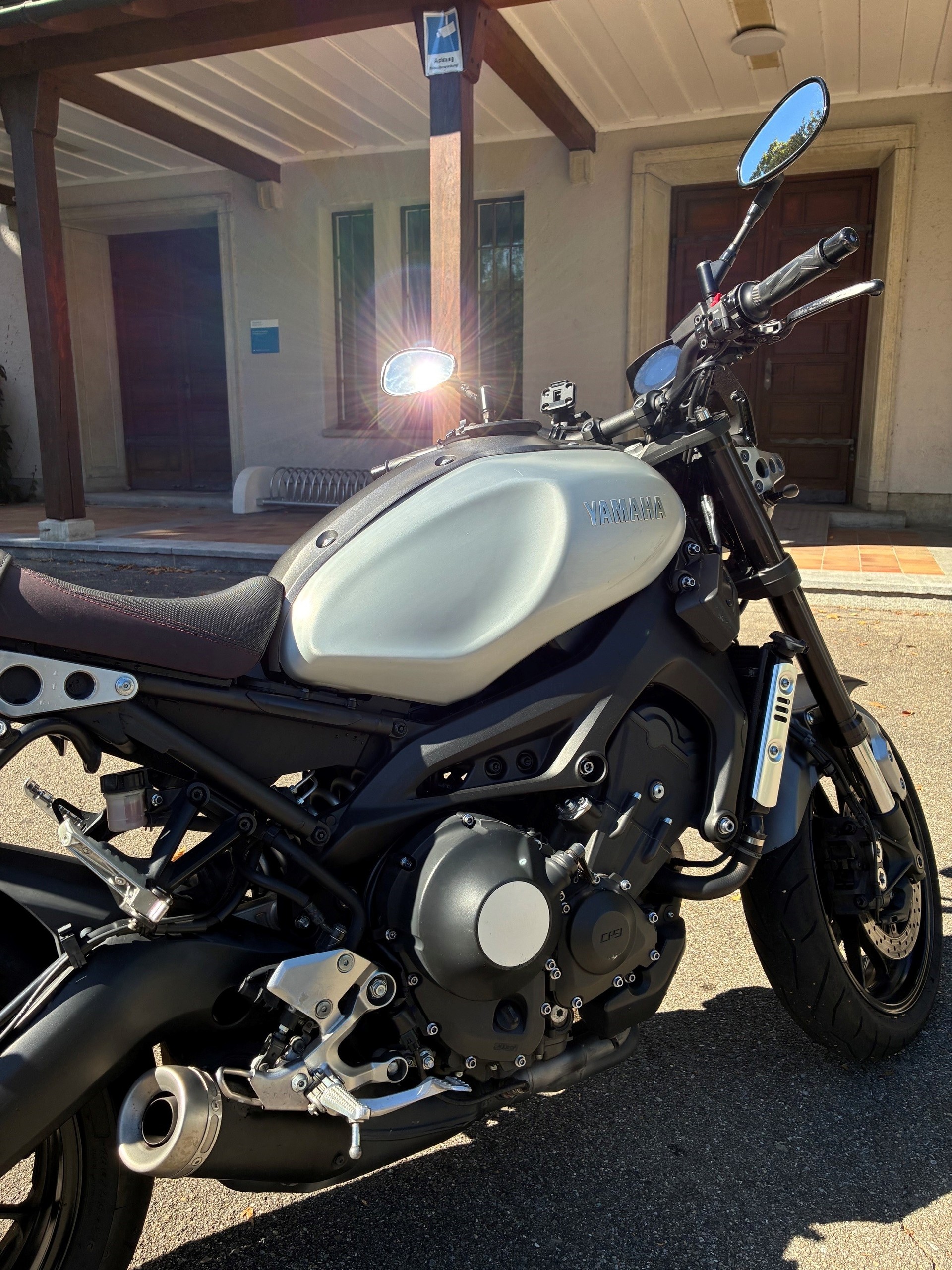 YAMAHA XSR 900-image-4