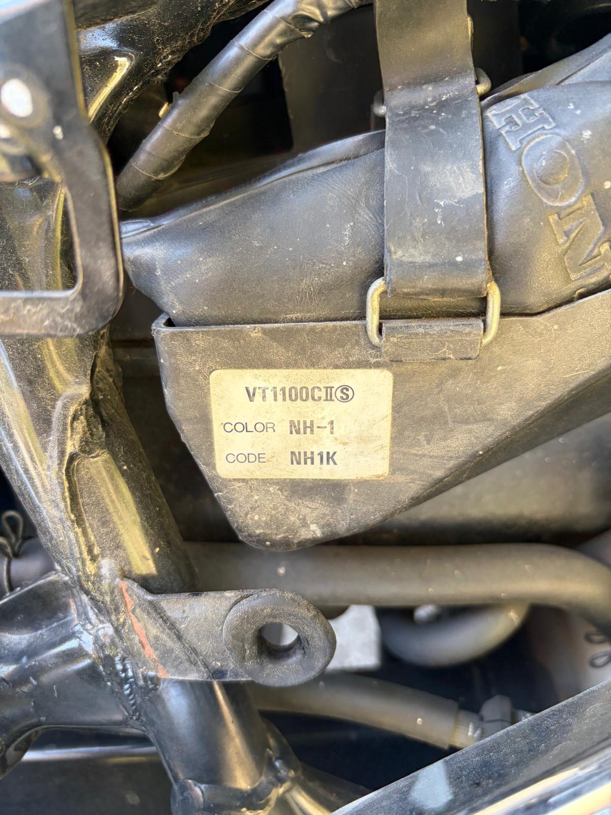 HONDA VT 1100 C2 S-W Shadow-image-6