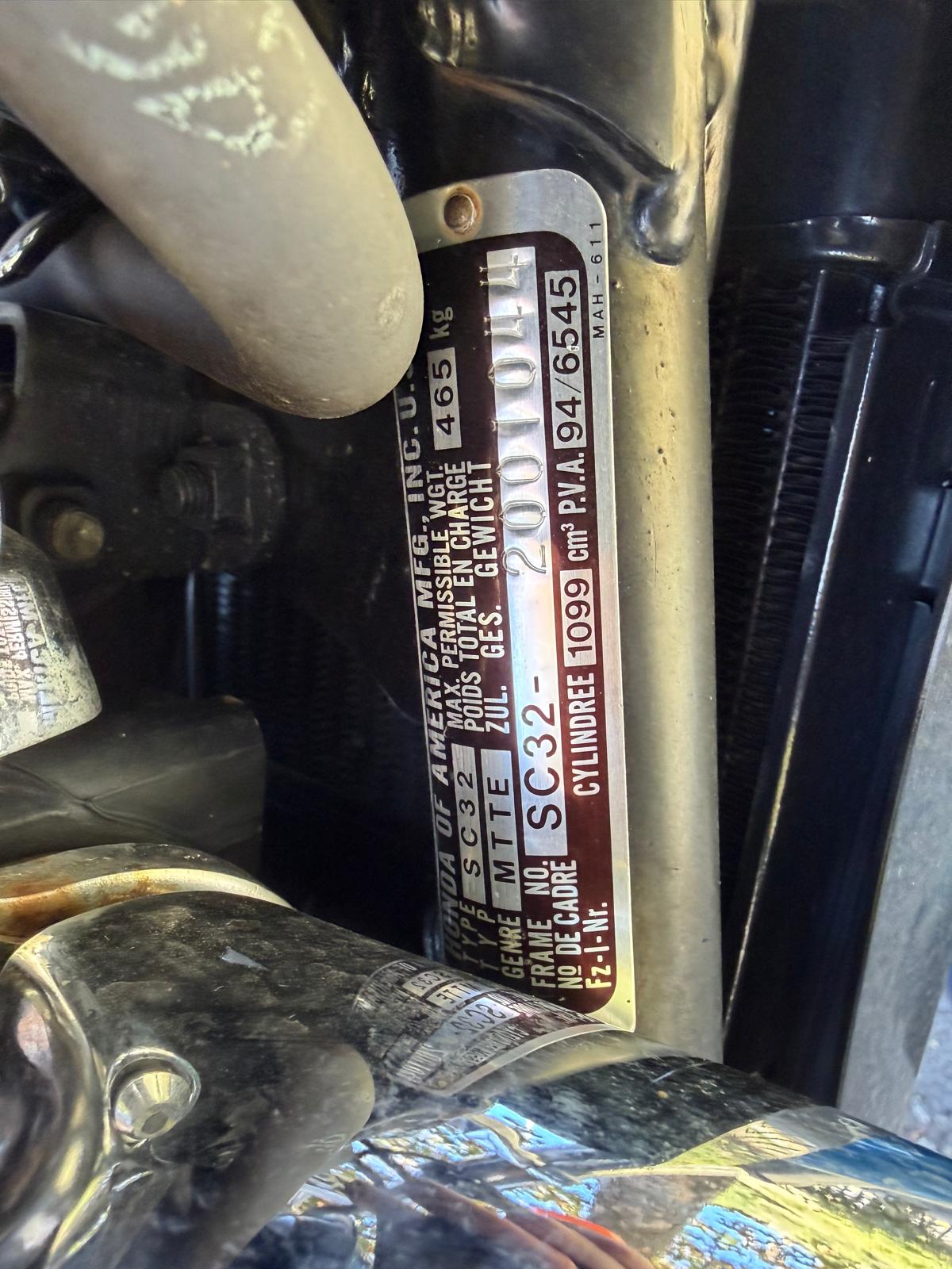 HONDA VT 1100 C2 S-W Shadow-image-4