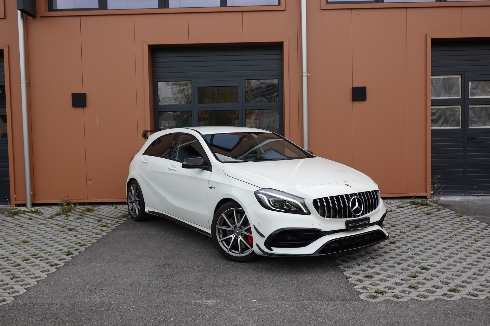 MERCEDES-BENZ A 45 AMG 4Matic "* Pack AMG * Caméra de Recul * Tempomat Adaptatif * Clim Auto * Jantes 18 * Aide à la Conduite *"