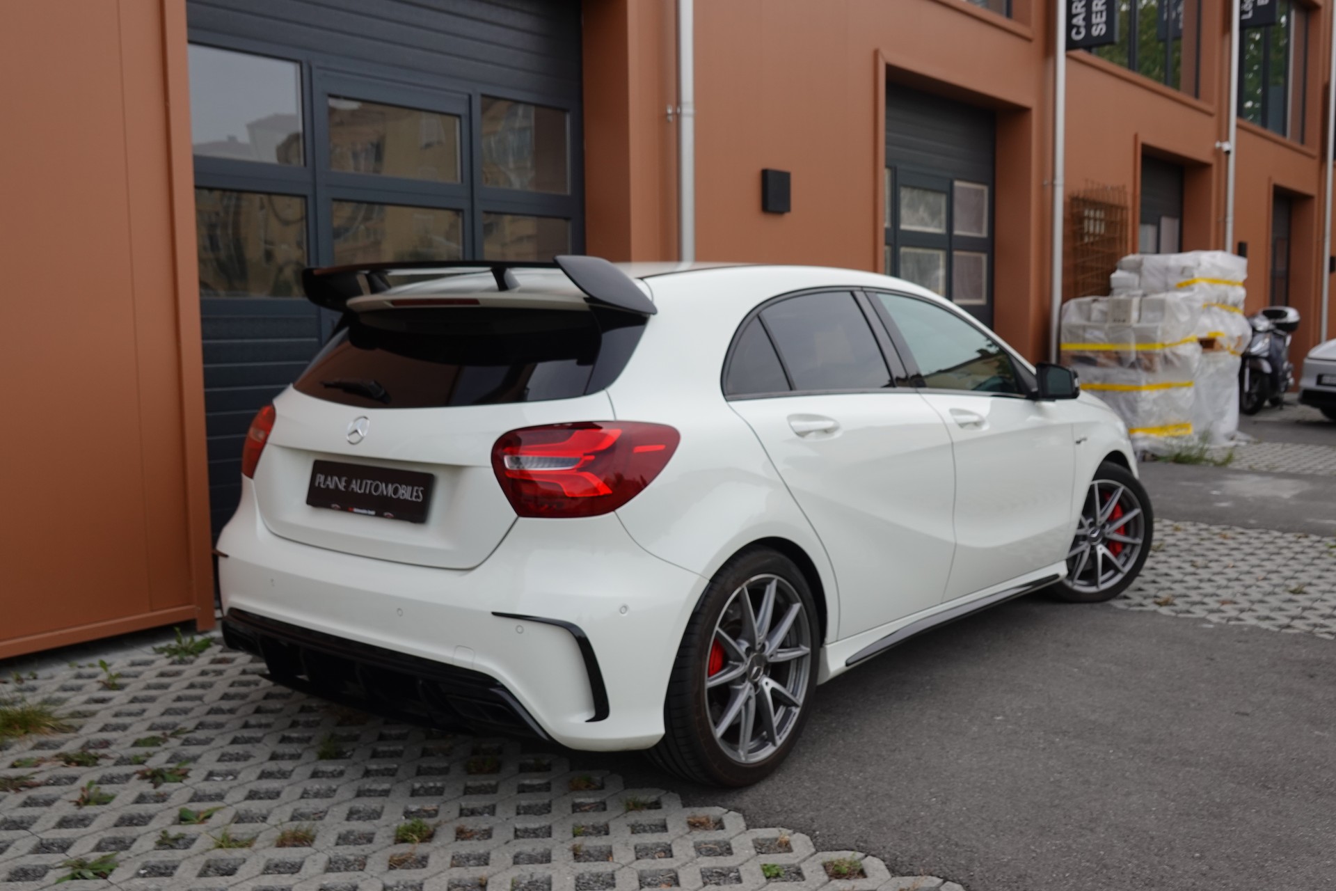 MERCEDES-BENZ A 45 AMG 4Matic "* Pack AMG * Caméra de Recul * Tempomat Adaptatif * Clim Auto * Jantes 18 * Aide à la Conduite *"-image-6