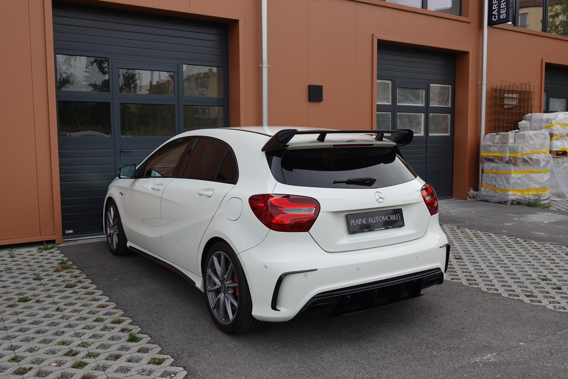 MERCEDES-BENZ A 45 AMG 4Matic "* Pack AMG * Caméra de Recul * Tempomat Adaptatif * Clim Auto * Jantes 18 * Aide à la Conduite *"-image-9