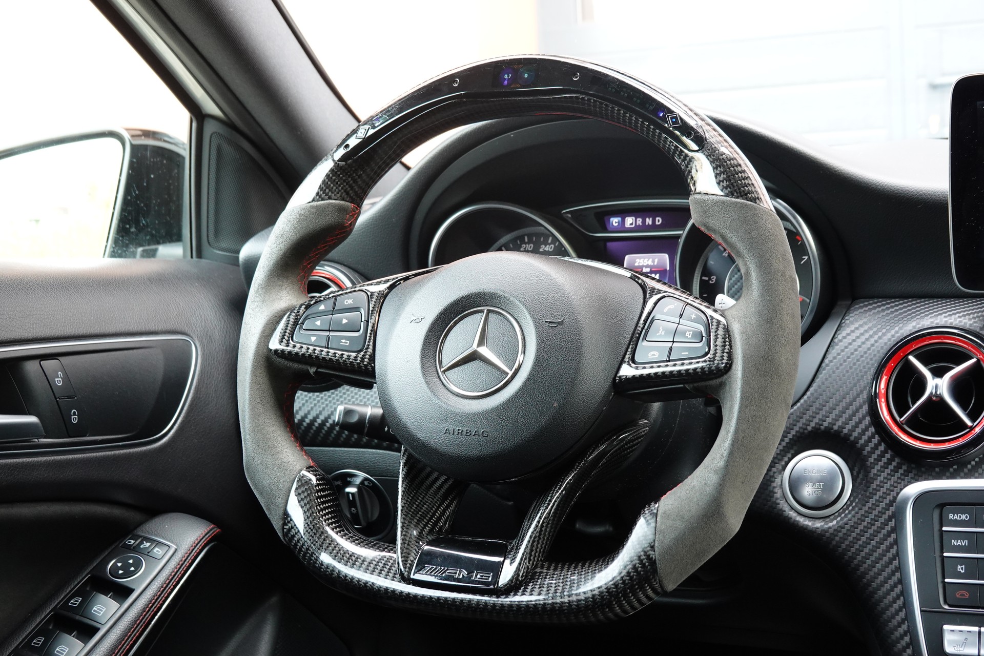 MERCEDES-BENZ A 45 AMG 4Matic "* Pack AMG * Caméra de Recul * Tempomat Adaptatif * Clim Auto * Jantes 18 * Aide à la Conduite *"-image-11
