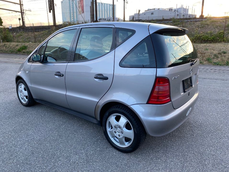 MERCEDES-BENZ A 140 Avantgarde-showroom-element-3