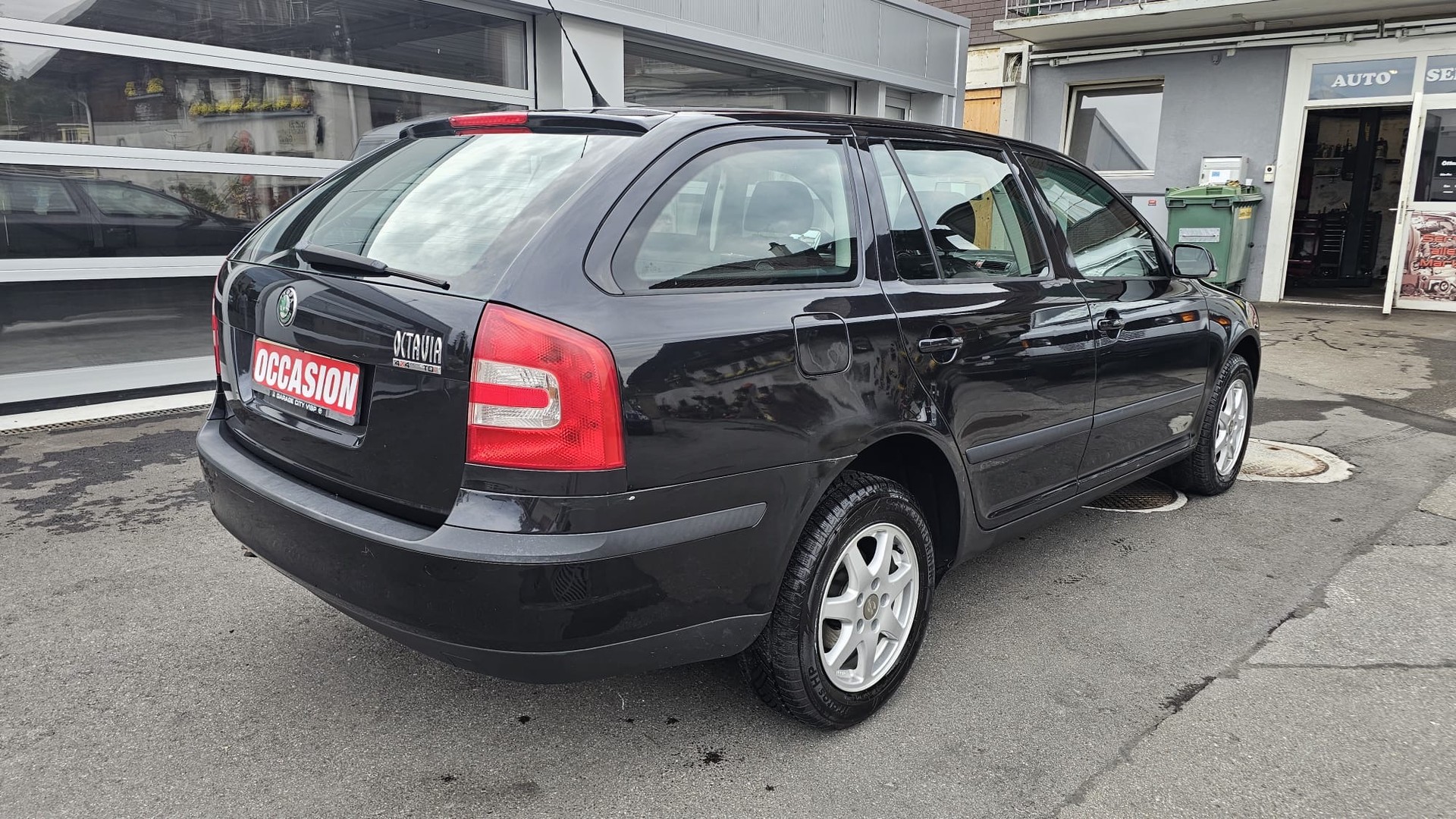 SKODA Octavia 2.0 TDI Adventure 4x4-image-3