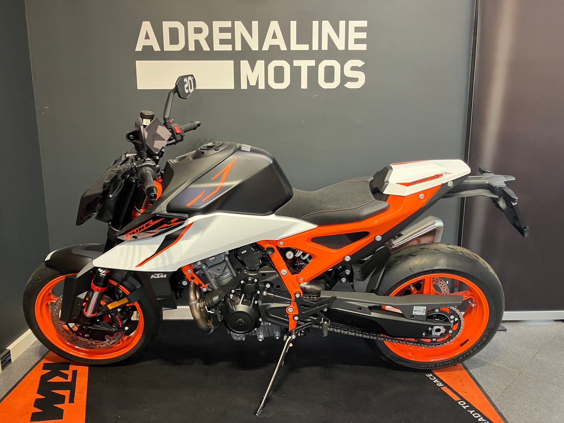 KTM 990 Duke R-image-3