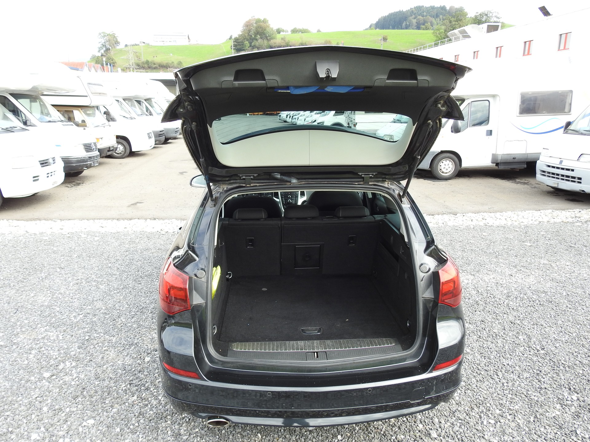 OPEL OPC-Line SportsTourer 1.6i 16V Turbo Sport-image-9