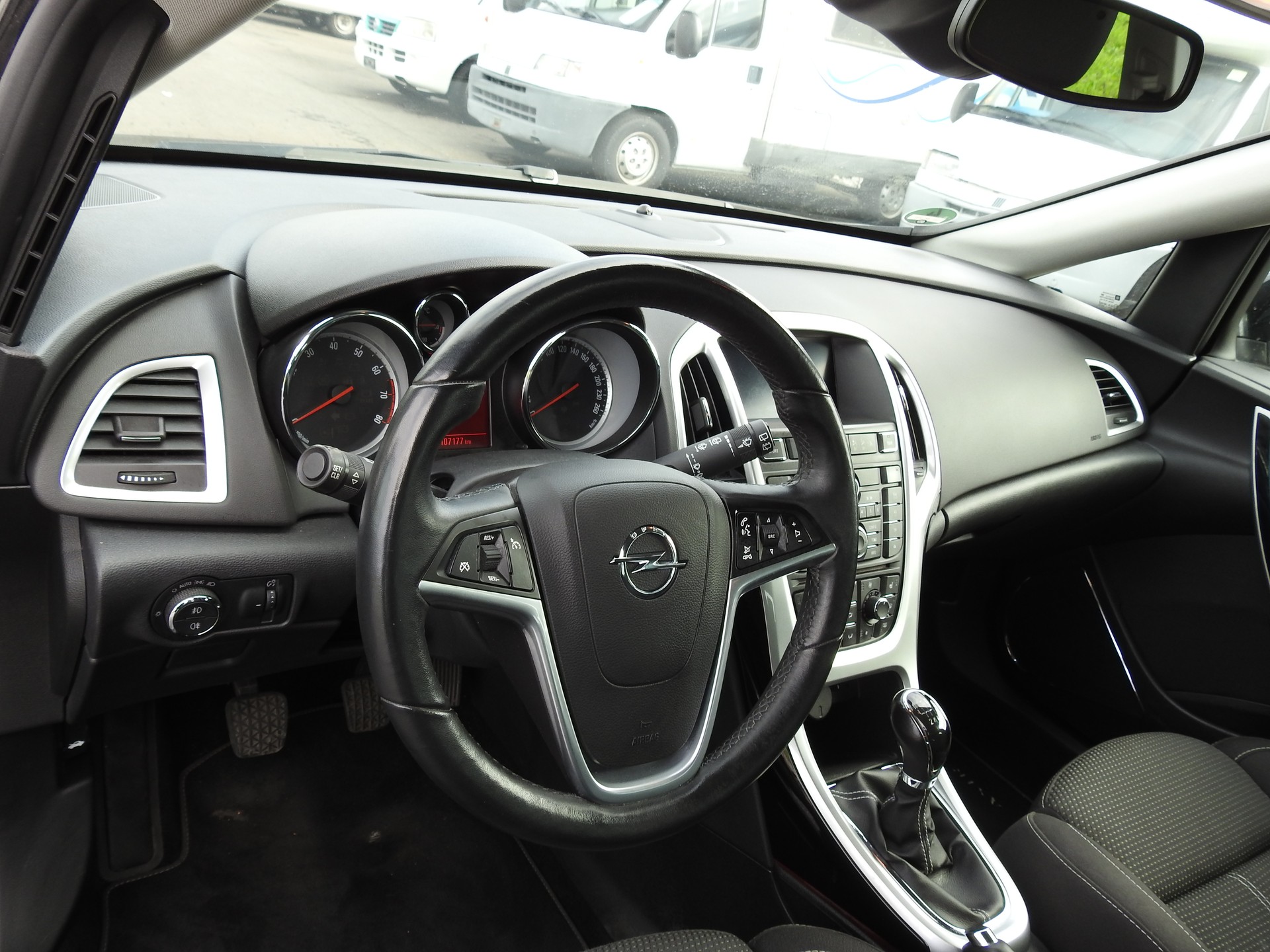 OPEL OPC-Line SportsTourer 1.6i 16V Turbo Sport-image-11